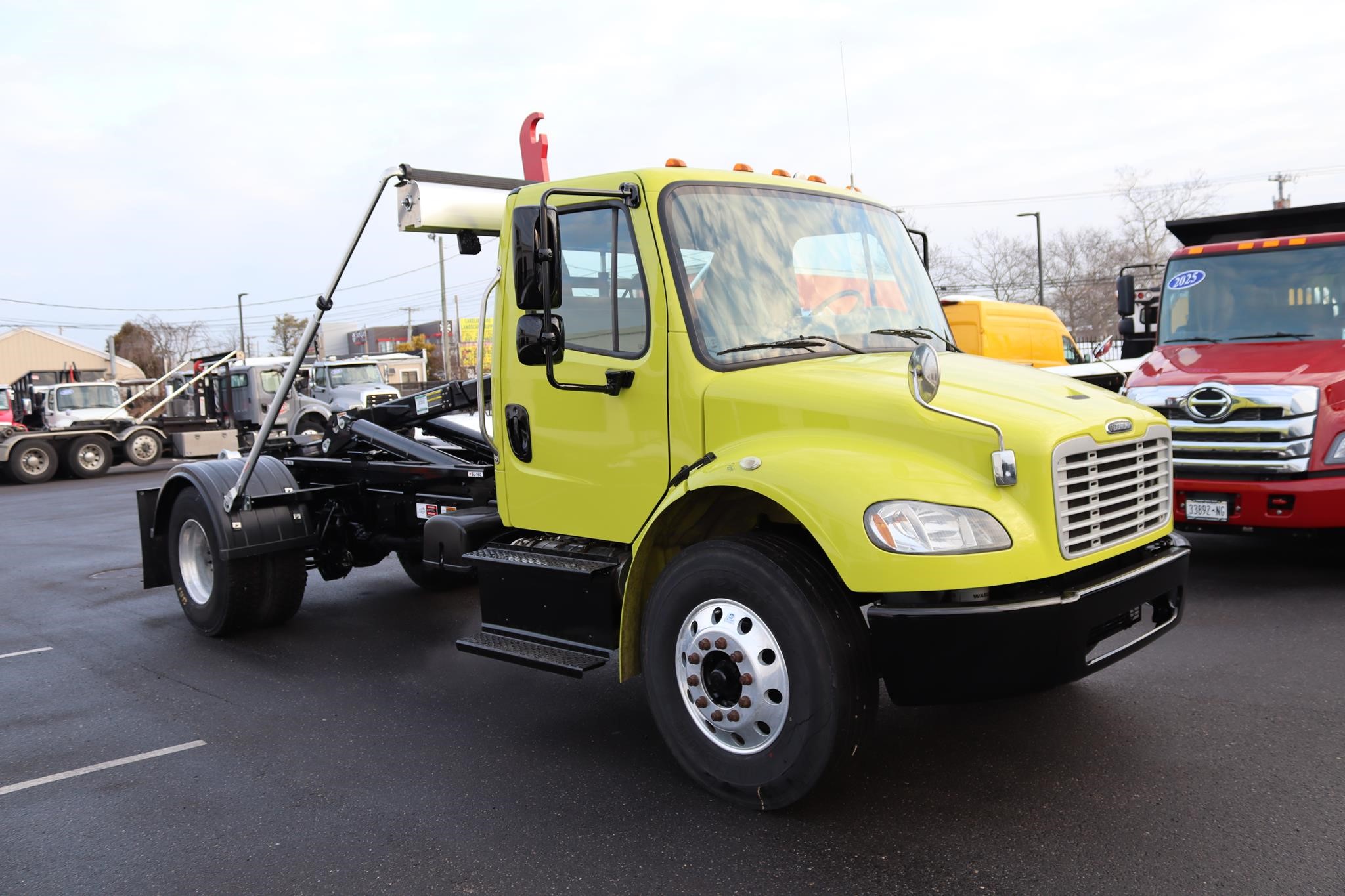 2016 FREIGHTLINER BUSINESS CLASS M2 106 2016 FREIGHTLINER BUSINESS CLASS M2 106 - image 5 of 6