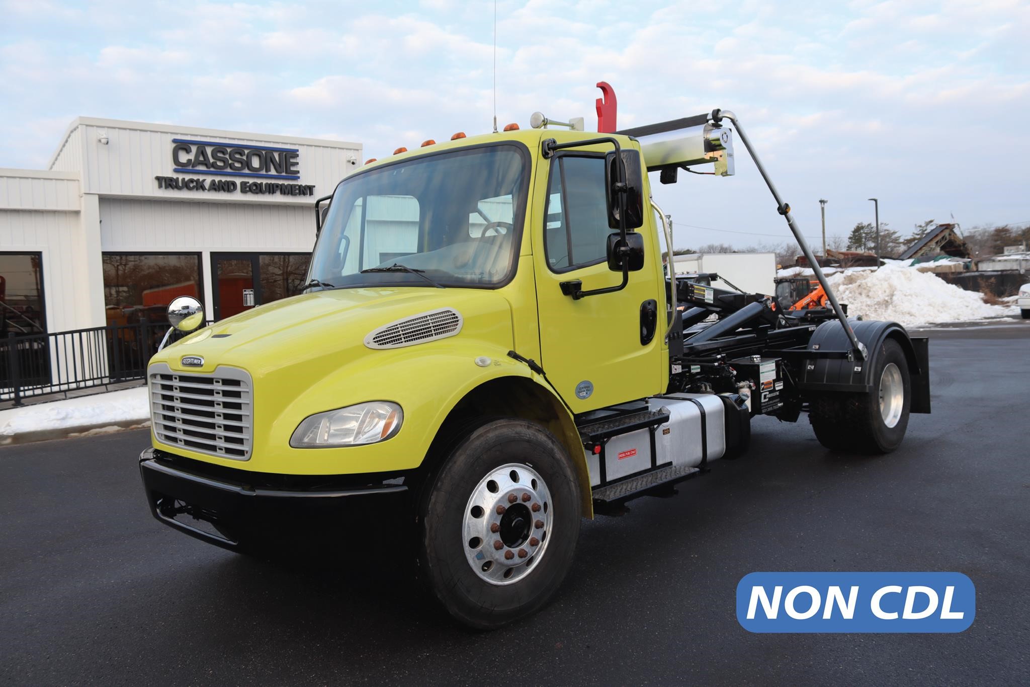 2016 FREIGHTLINER BUSINESS CLASS M2 106 2016 FREIGHTLINER BUSINESS CLASS M2 106 - image 1 of 6