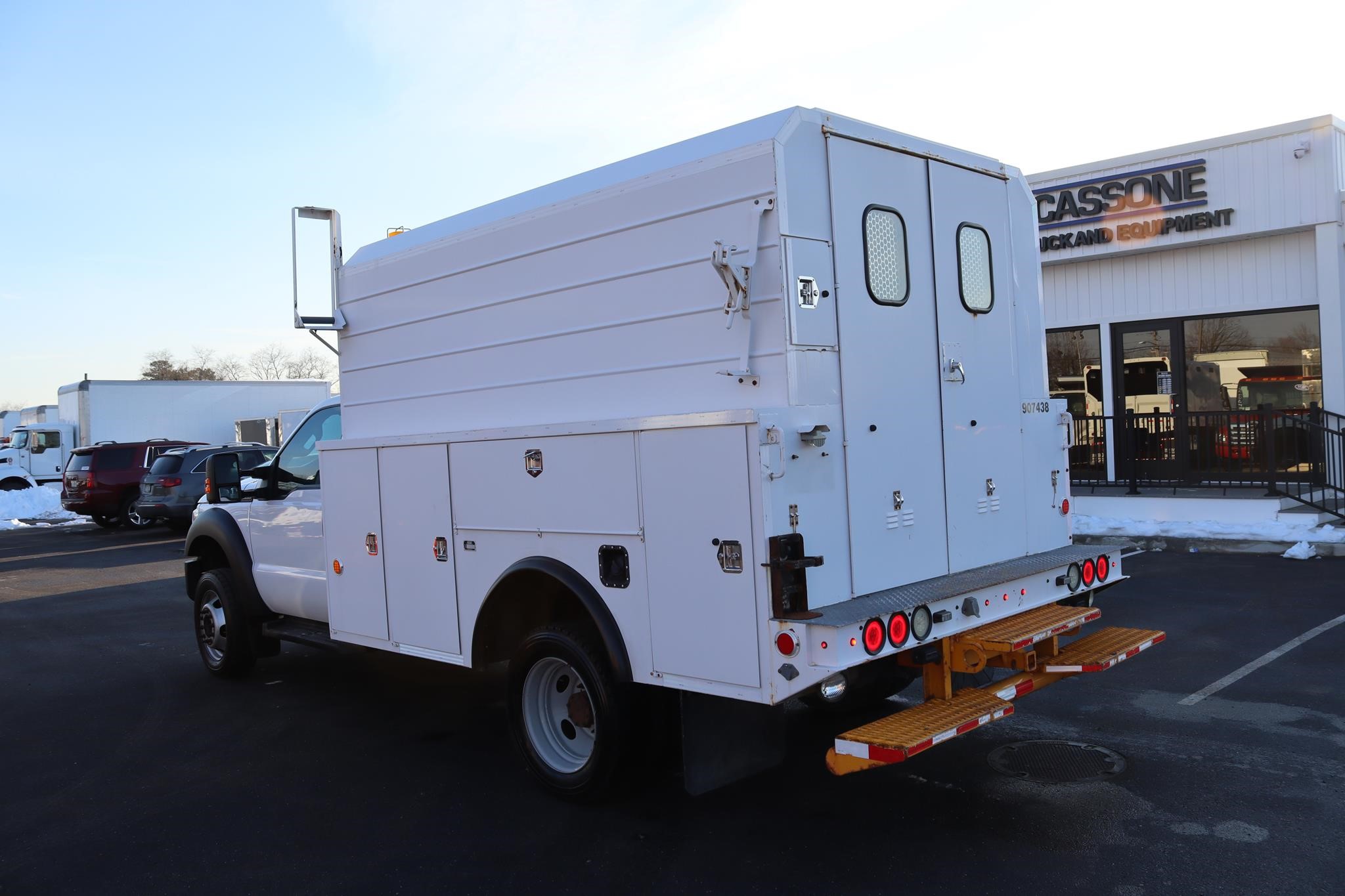 2015 FORD F550 XL - image 2 of 6