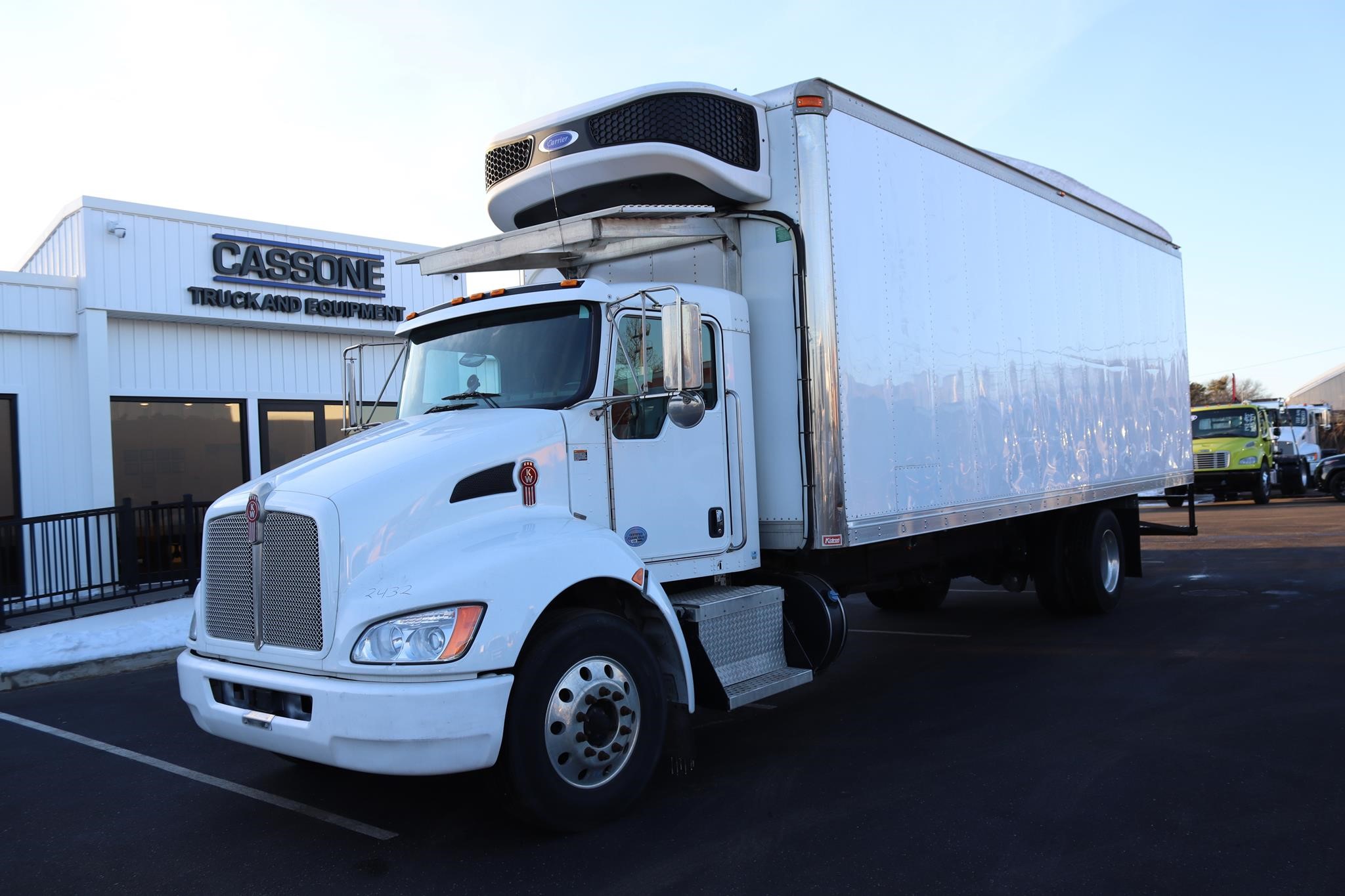 2021 KENWORTH T270 2021 KENWORTH T270 - image 1 of 6