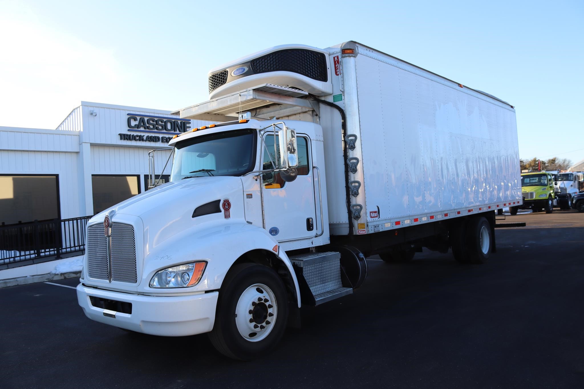 2021 KENWORTH T270 2021 KENWORTH T270 - image 1 of 6