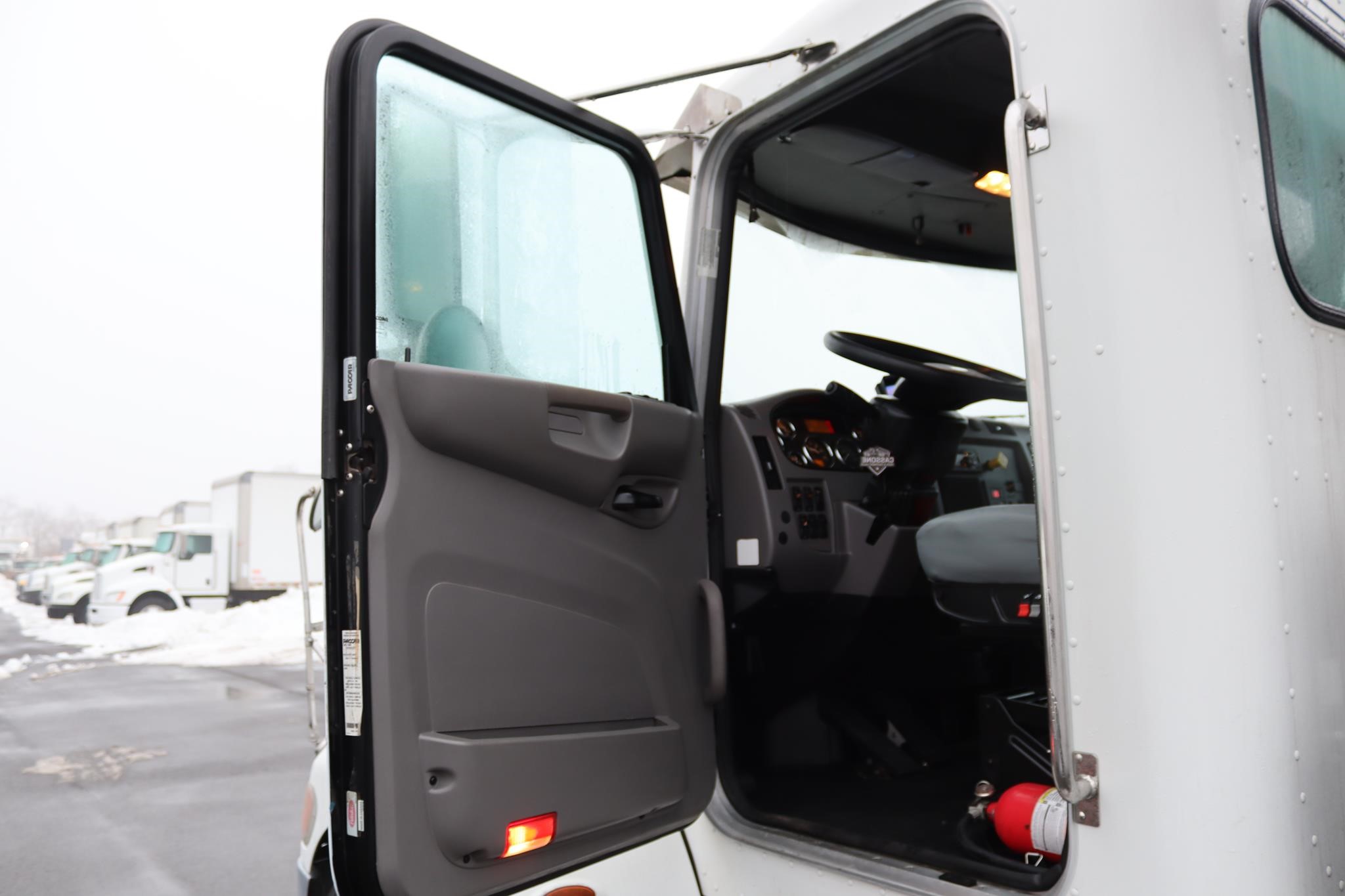 2019 PETERBILT 337 11005735729 2019 PETERBILT 337 11005735729