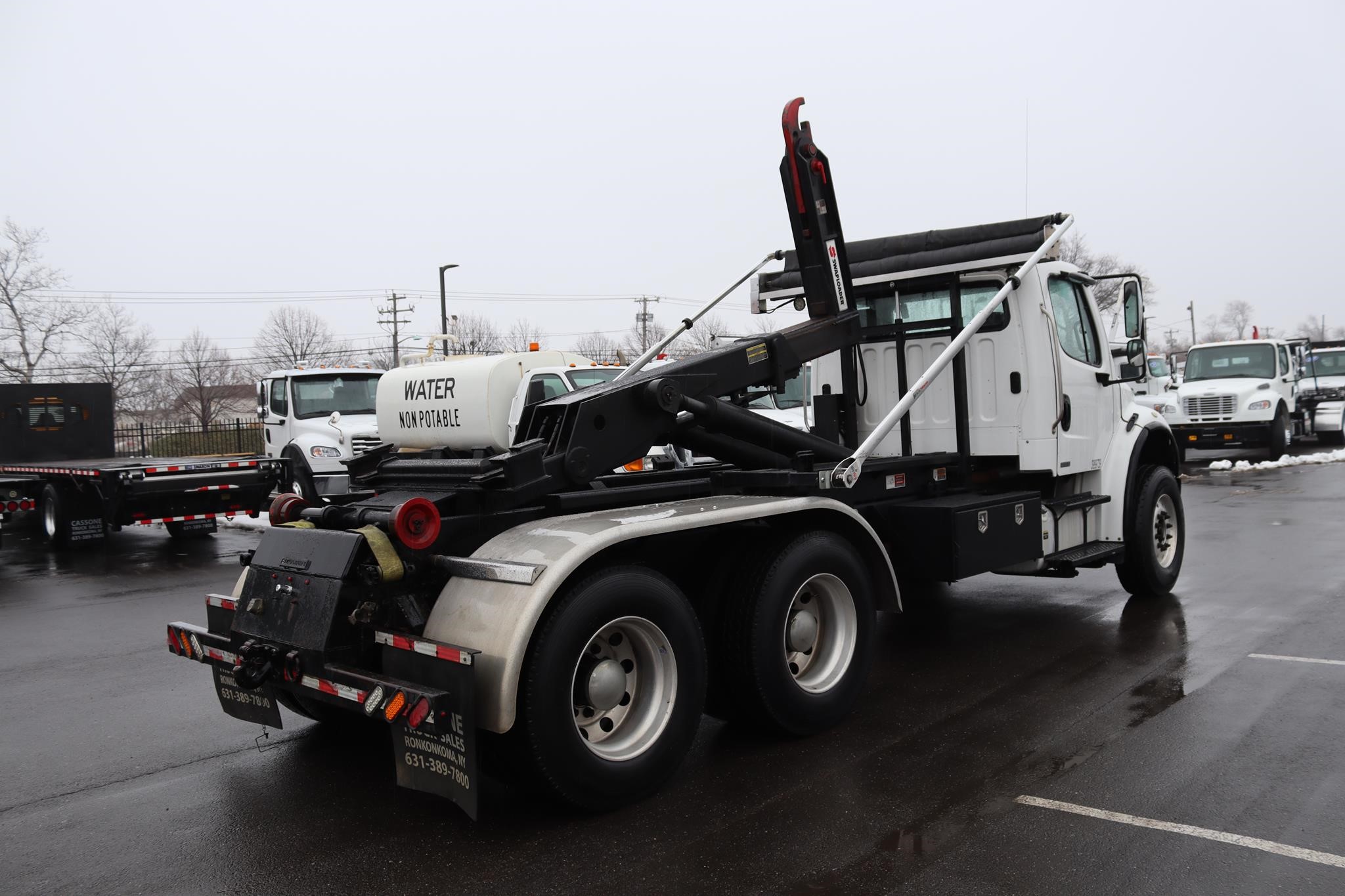 2008 FREIGHTLINER BUSINESS CLASS M2 106 2008 FREIGHTLINER BUSINESS CLASS M2 106 - image 4 of 6