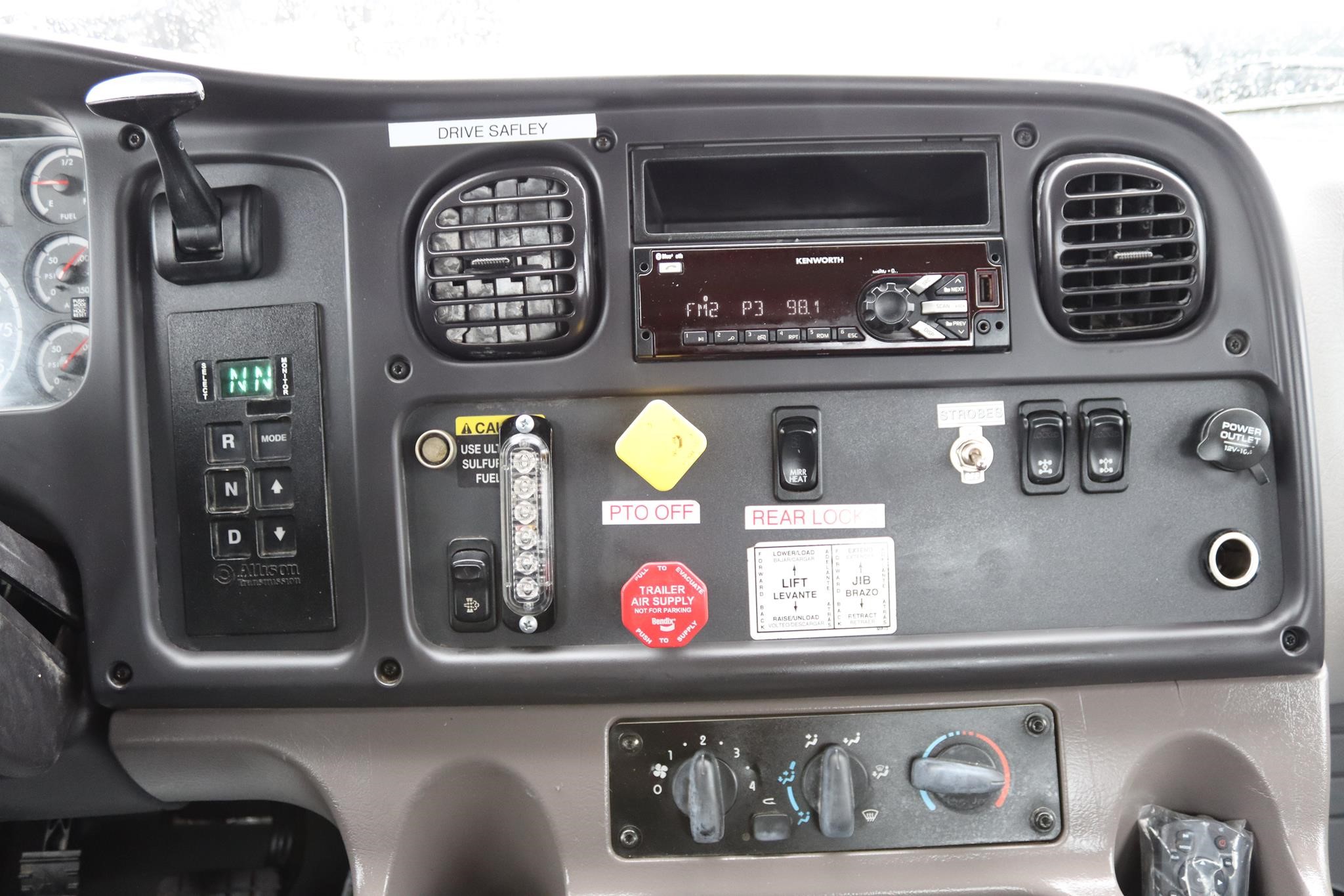 2008 FREIGHTLINER BUSINESS CLASS M2 106 11005755662 2008 FREIGHTLINER BUSINESS CLASS M2 106 11005755662