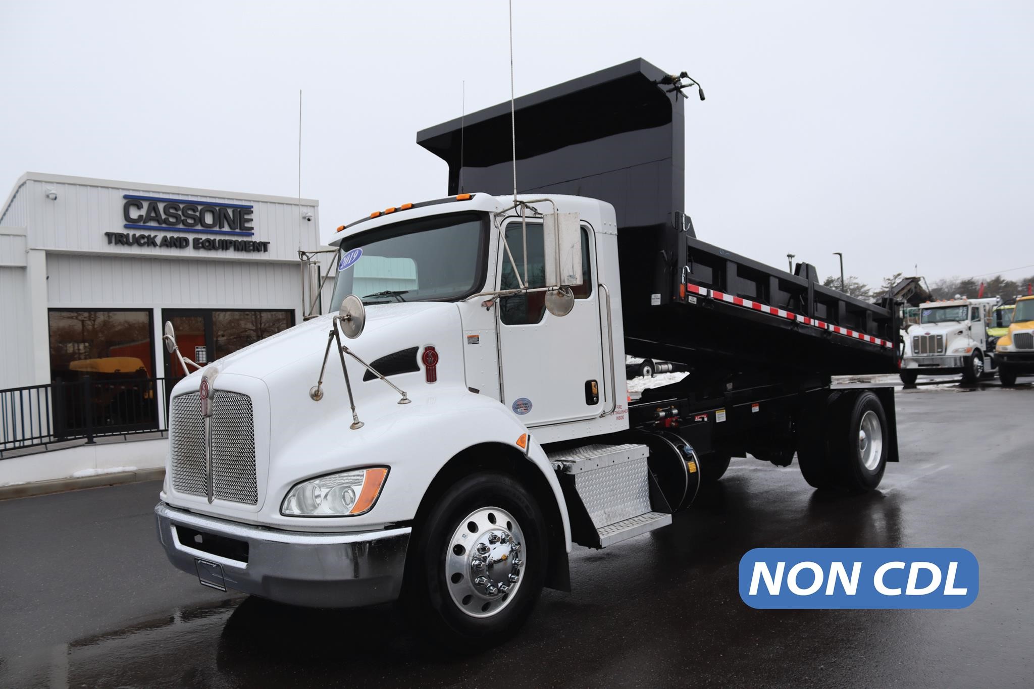 2019 KENWORTH T270 2019 KENWORTH T270 - image 1 of 6