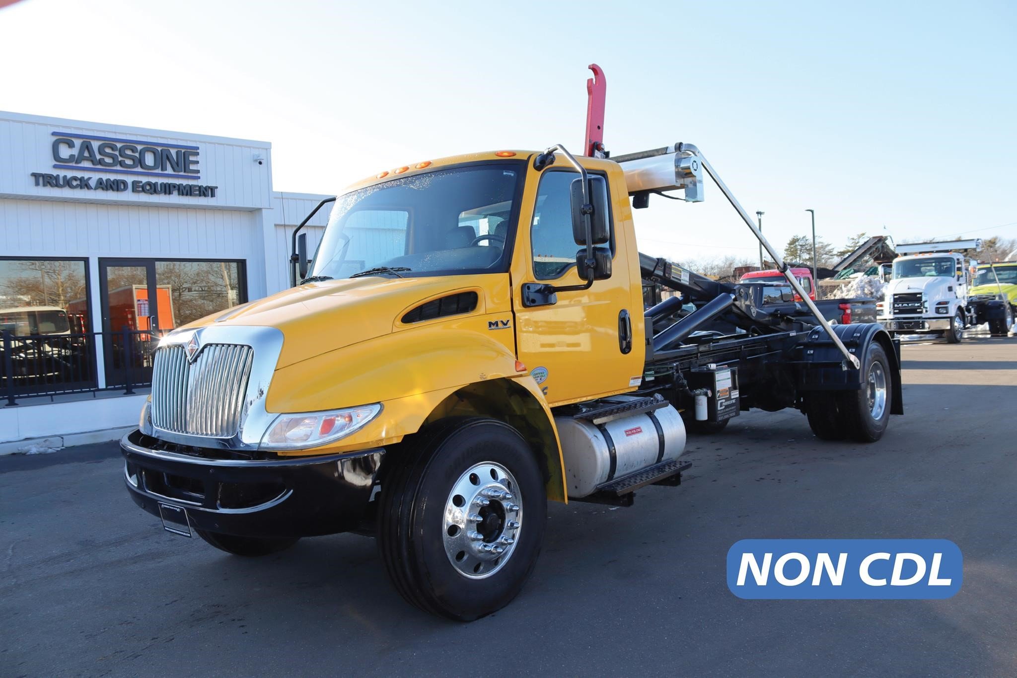 2020 INTERNATIONAL MV 2020 INTERNATIONAL MV - image 1 of 6