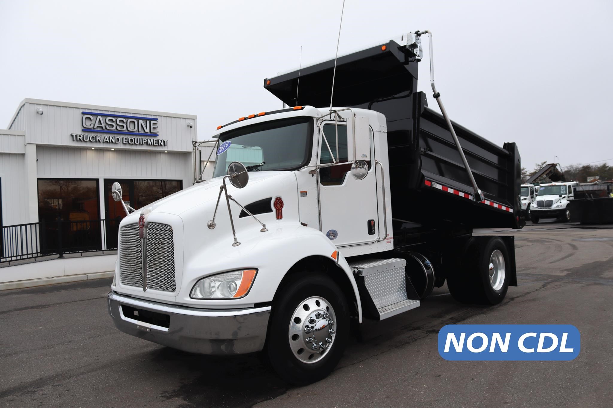 2019 KENWORTH T270 2019 KENWORTH T270 - image 1 of 6