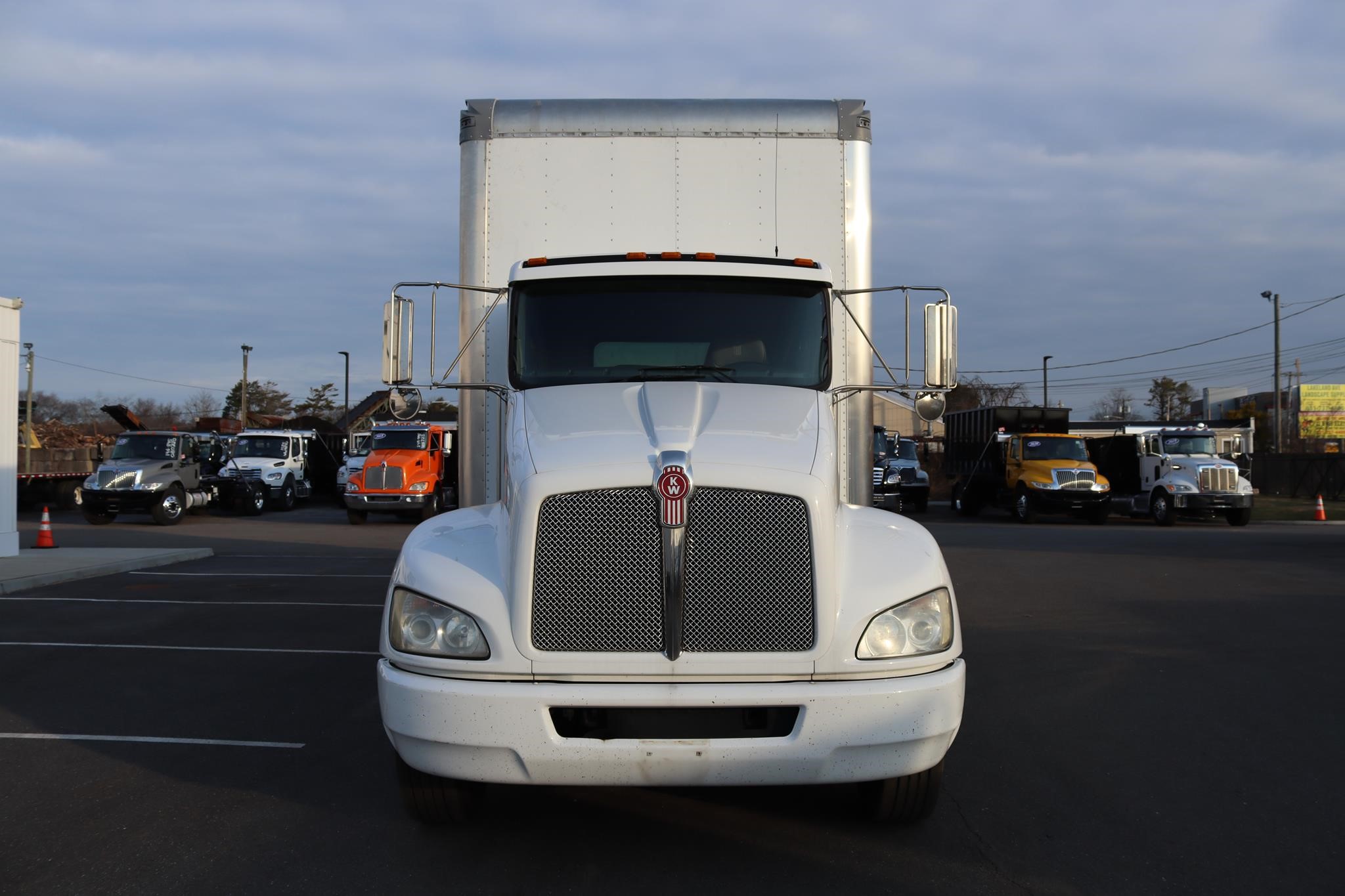 2022 KENWORTH T270 11011517796 2022 KENWORTH T270 11011517796