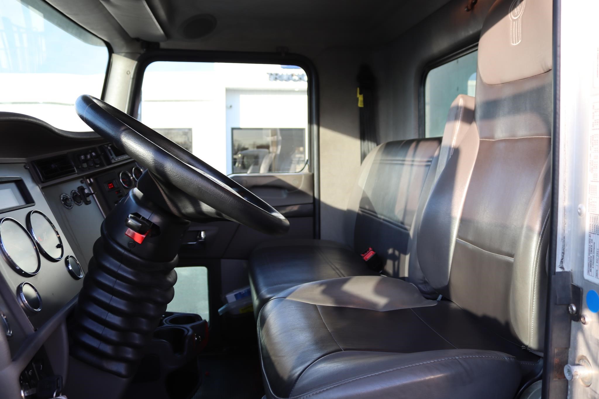 2022 KENWORTH T270 11011518271 2022 KENWORTH T270 11011518271