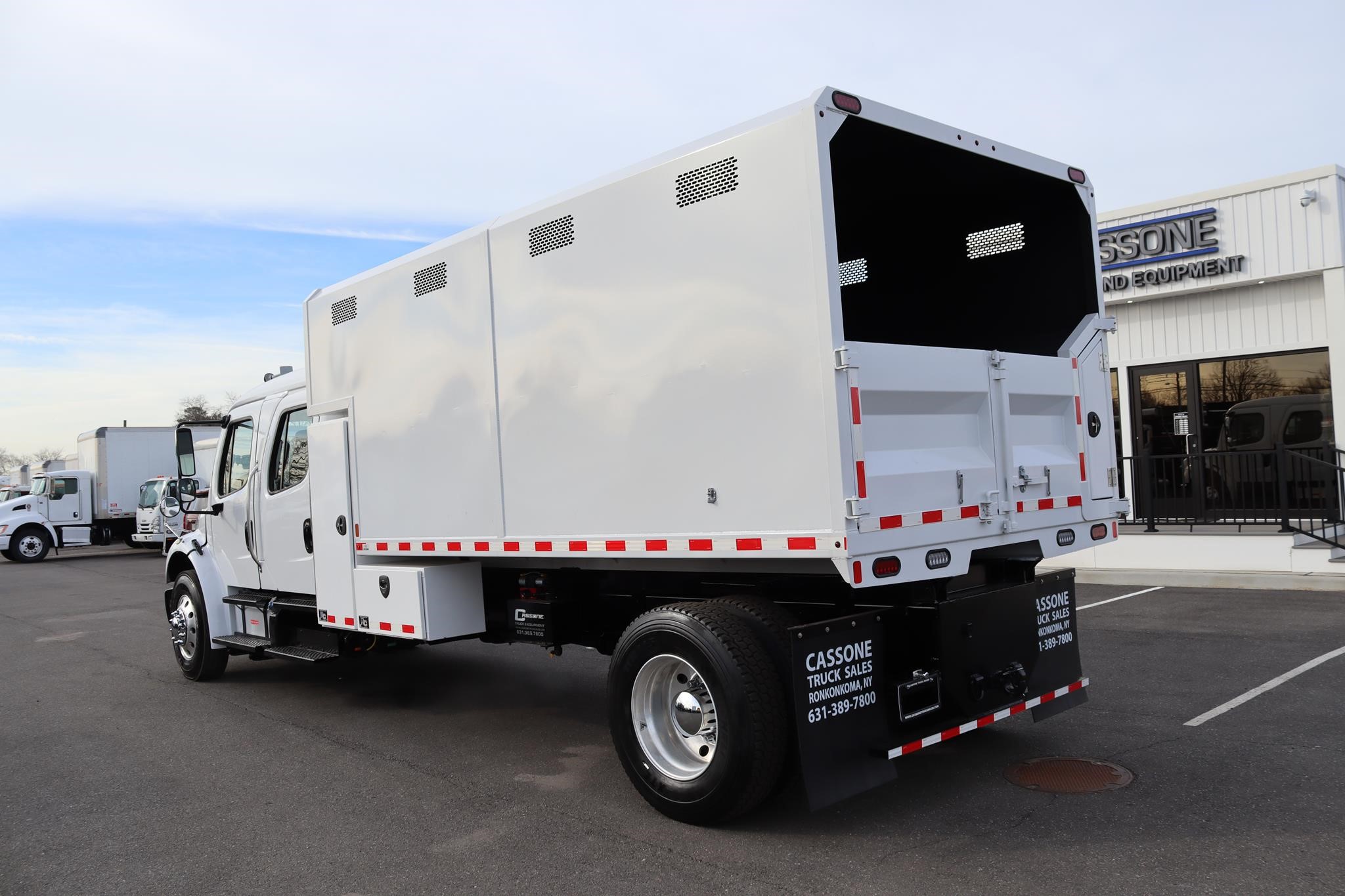 2017 FREIGHTLINER BUSINESS CLASS M2 106 2017 FREIGHTLINER BUSINESS CLASS M2 106 - image 2 of 6