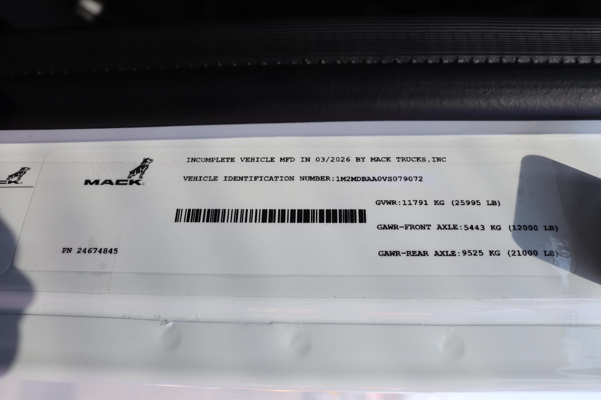 2027 MACK MD6 11013301823 2027 MACK MD6 11013301823