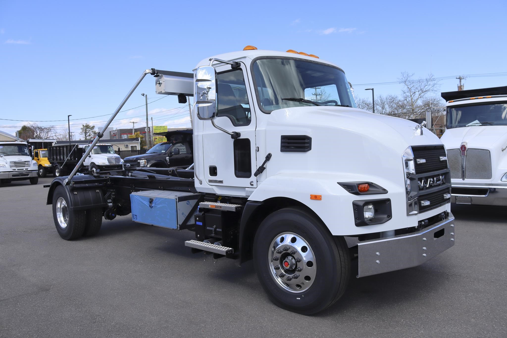 2027 MACK MD6 2027 MACK MD6 - image 3 of 6