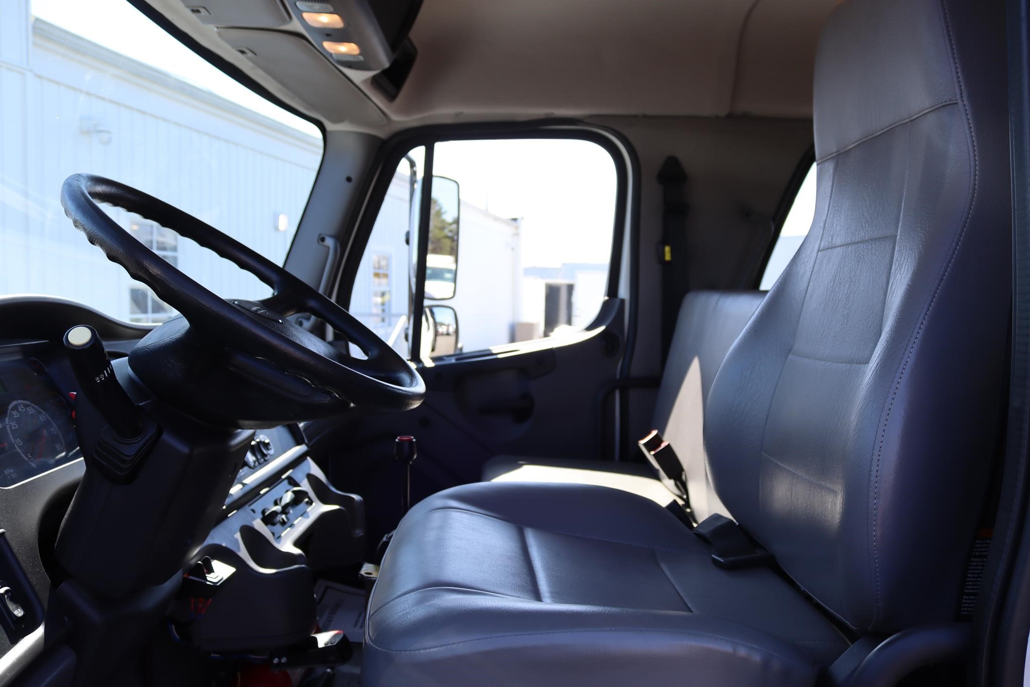 2017 FREIGHTLINER BUSINESS CLASS M2 106 11016769817 2017 FREIGHTLINER BUSINESS CLASS M2 106 11016769817