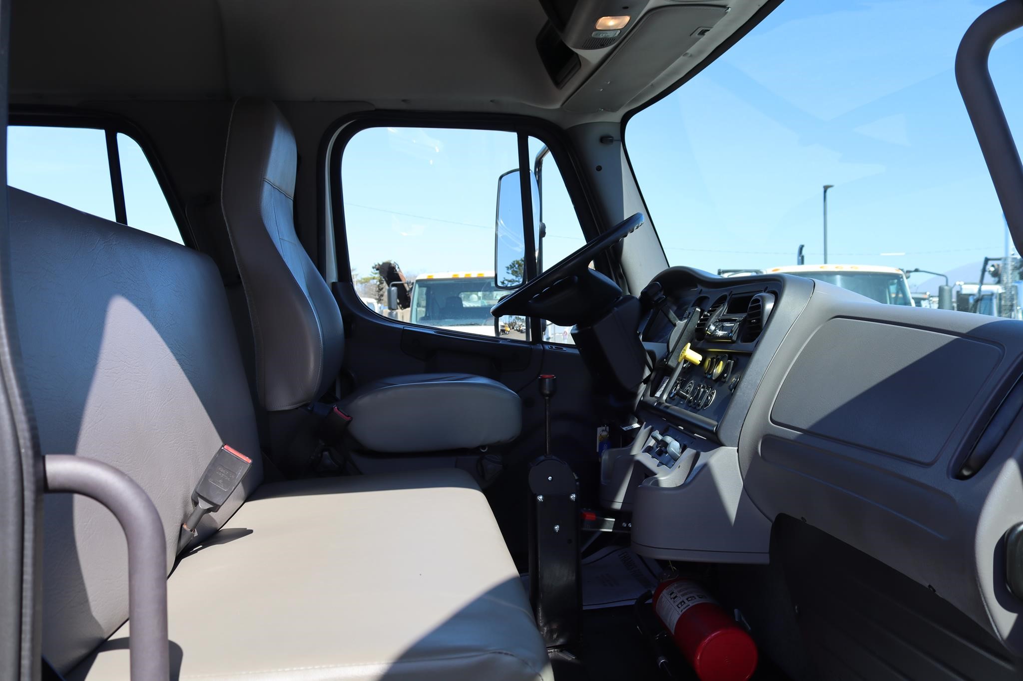 2017 FREIGHTLINER BUSINESS CLASS M2 106 11016770429 2017 FREIGHTLINER BUSINESS CLASS M2 106 11016770429