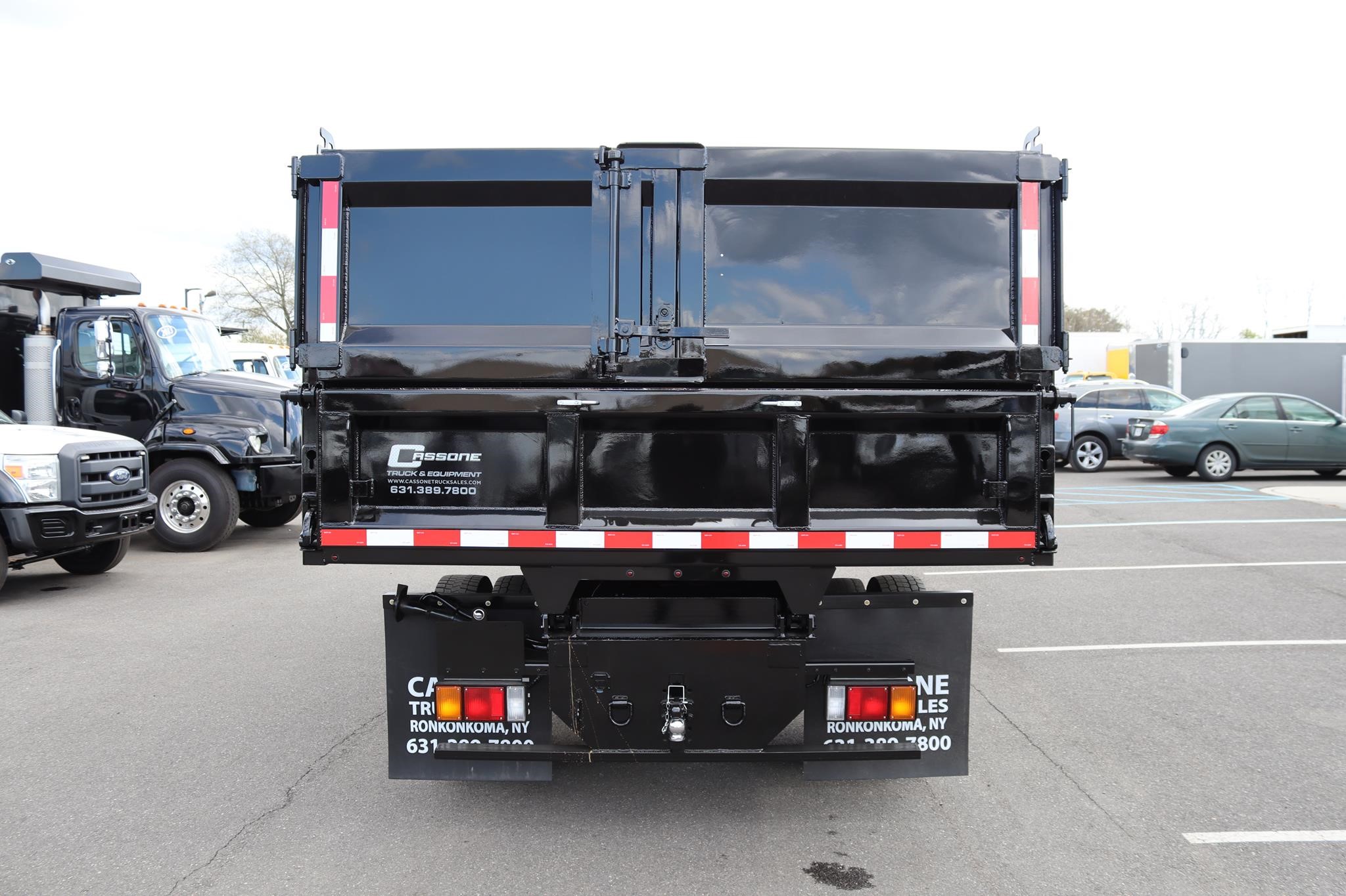 2018 ISUZU NPR HD 2018 ISUZU NPR HD - image 3 of 6