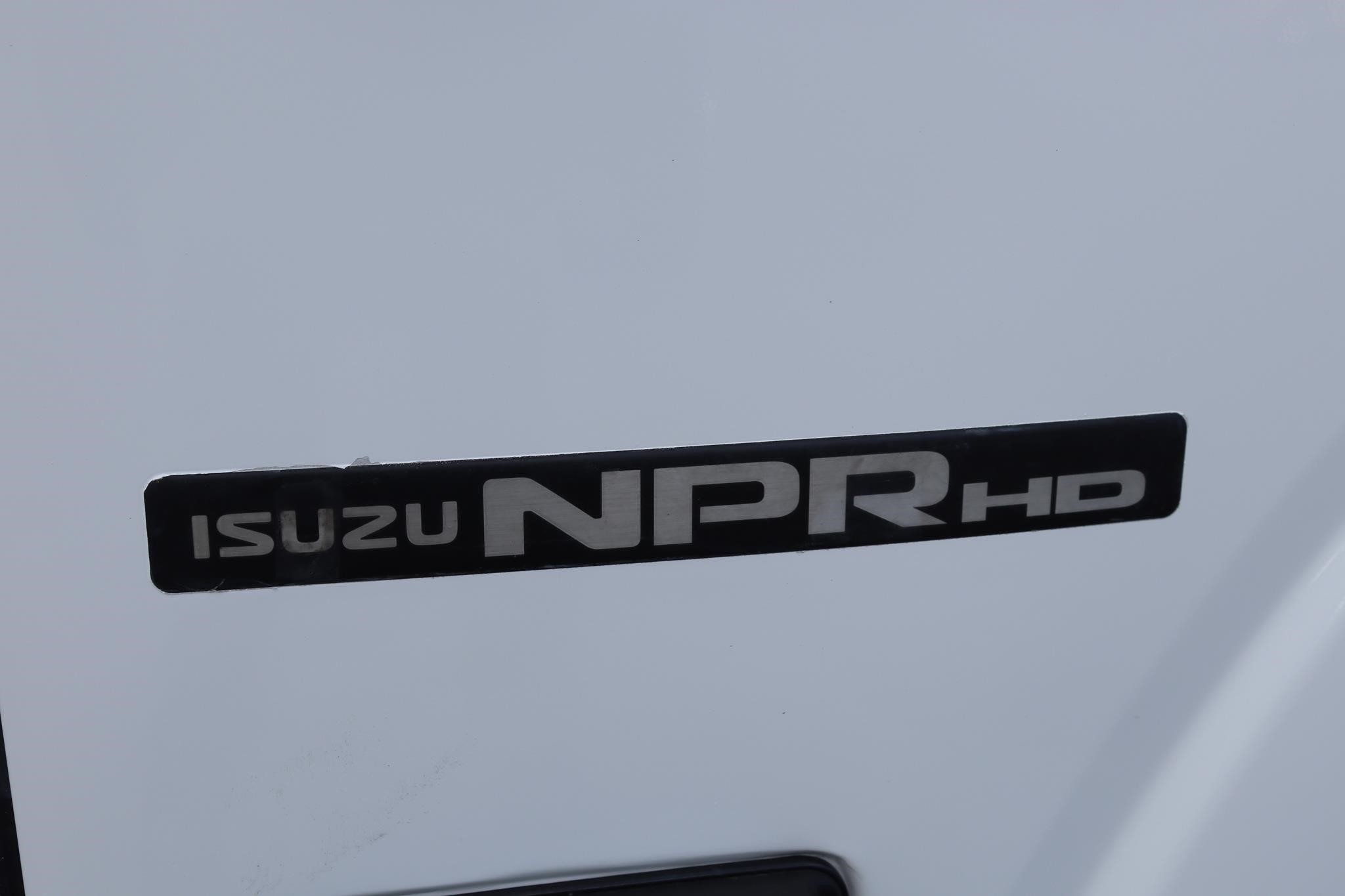 2018 ISUZU NPR HD 11018831705 2018 ISUZU NPR HD 11018831705
