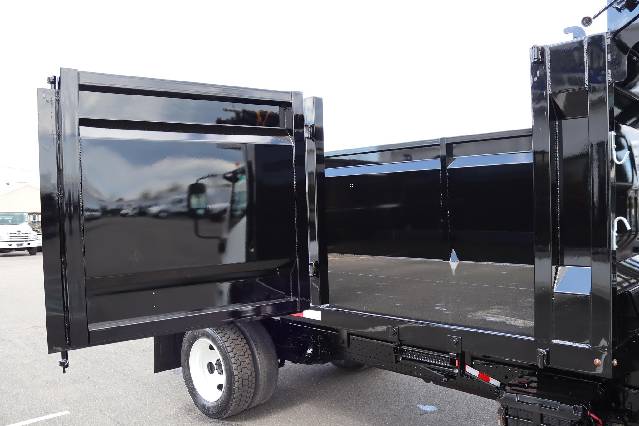 2018 ISUZU NPR HD 11018832673 2018 ISUZU NPR HD 11018832673