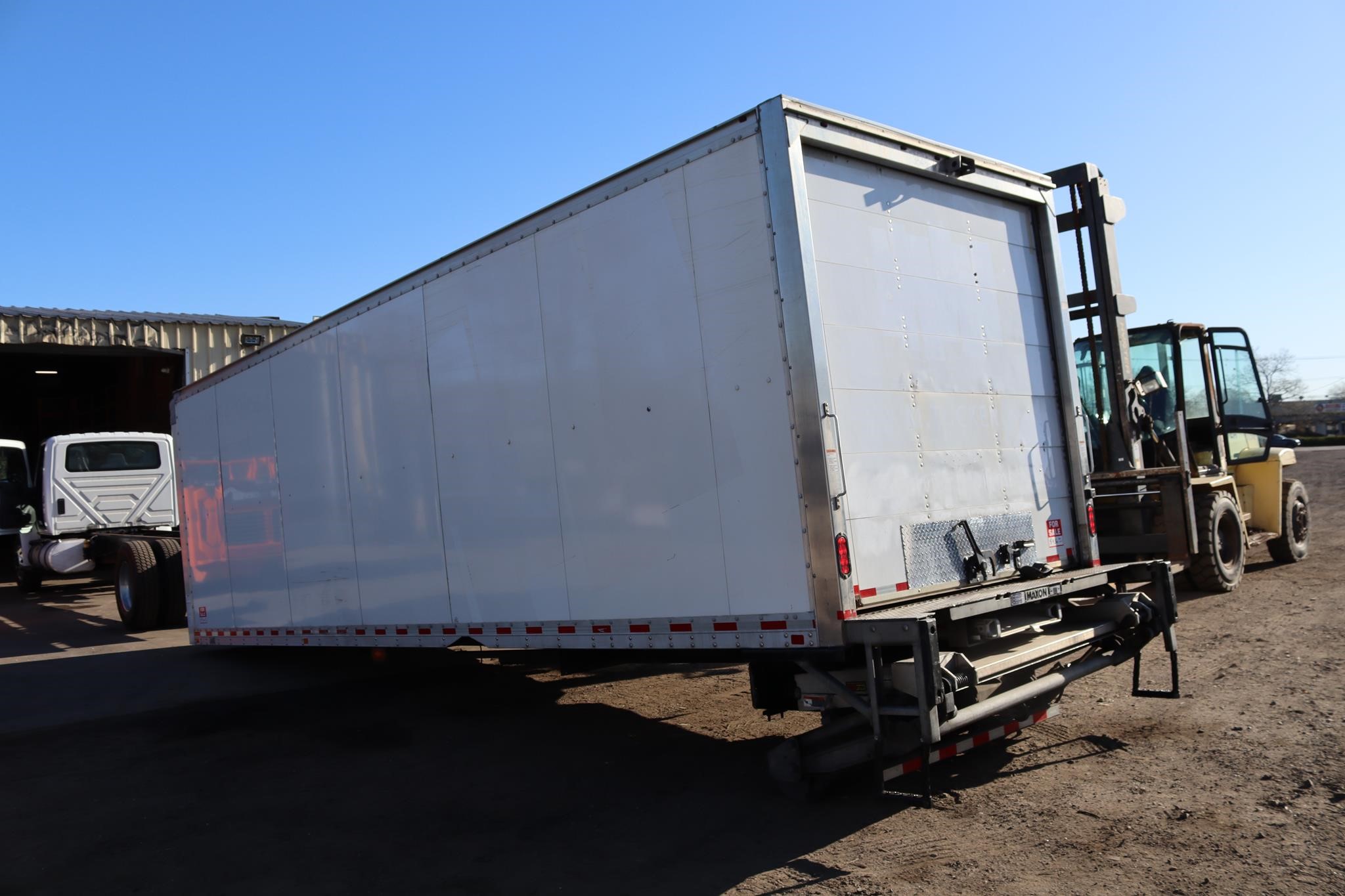 2020 MORGAN 26 FT 2020 MORGAN 26 FT - image 2 of 6