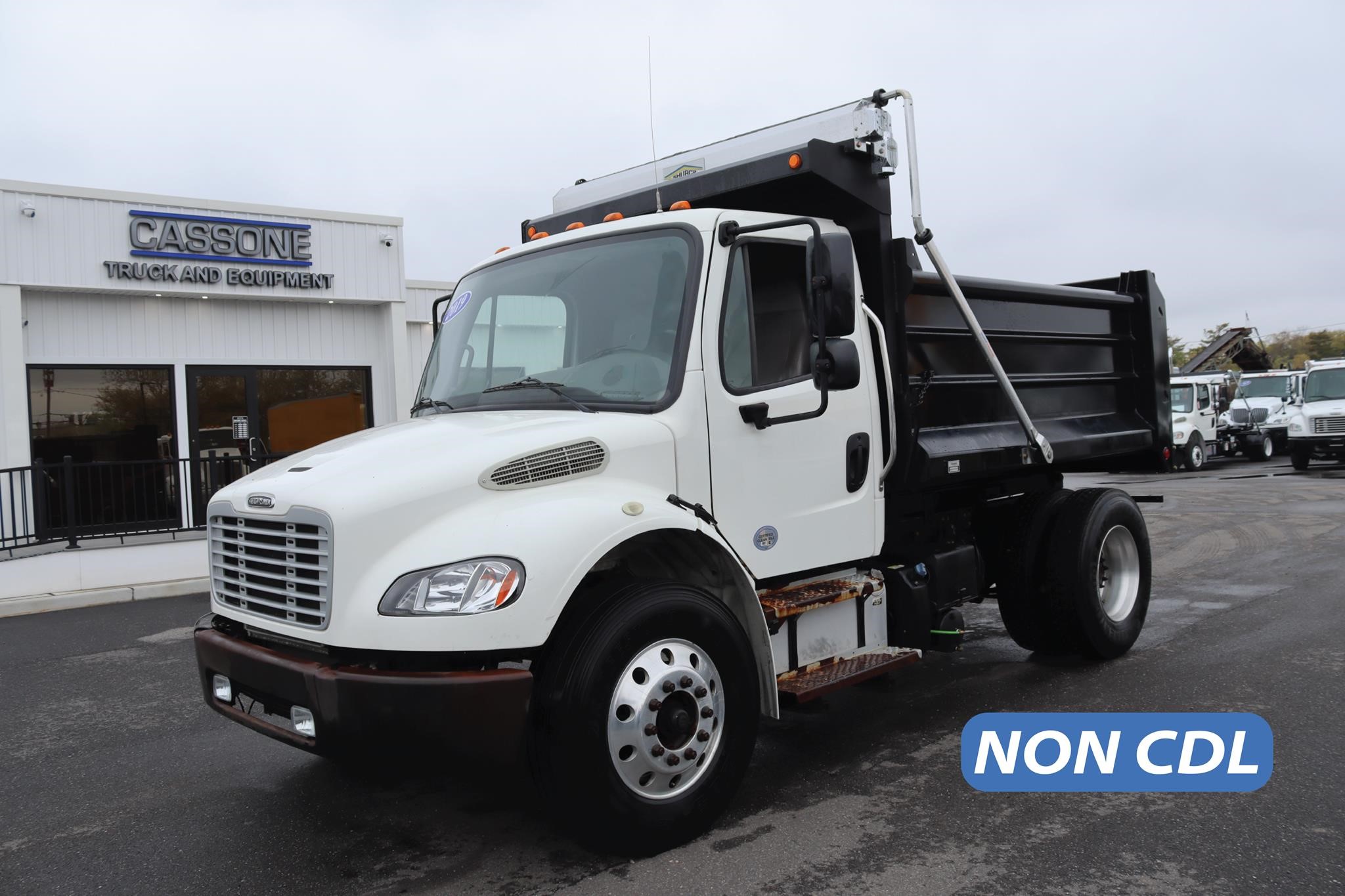 2019 FREIGHTLINER BUSINESS CLASS M2 106 2019 FREIGHTLINER BUSINESS CLASS M2 106 - image 1 of 6