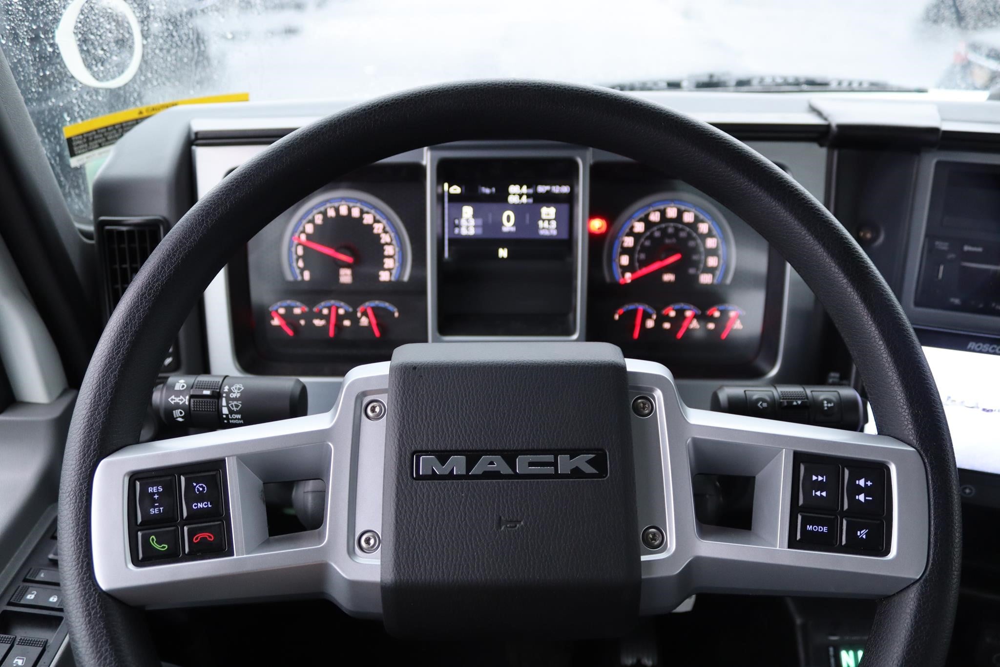 2027 MACK MD6 11020823846 2027 MACK MD6 11020823846