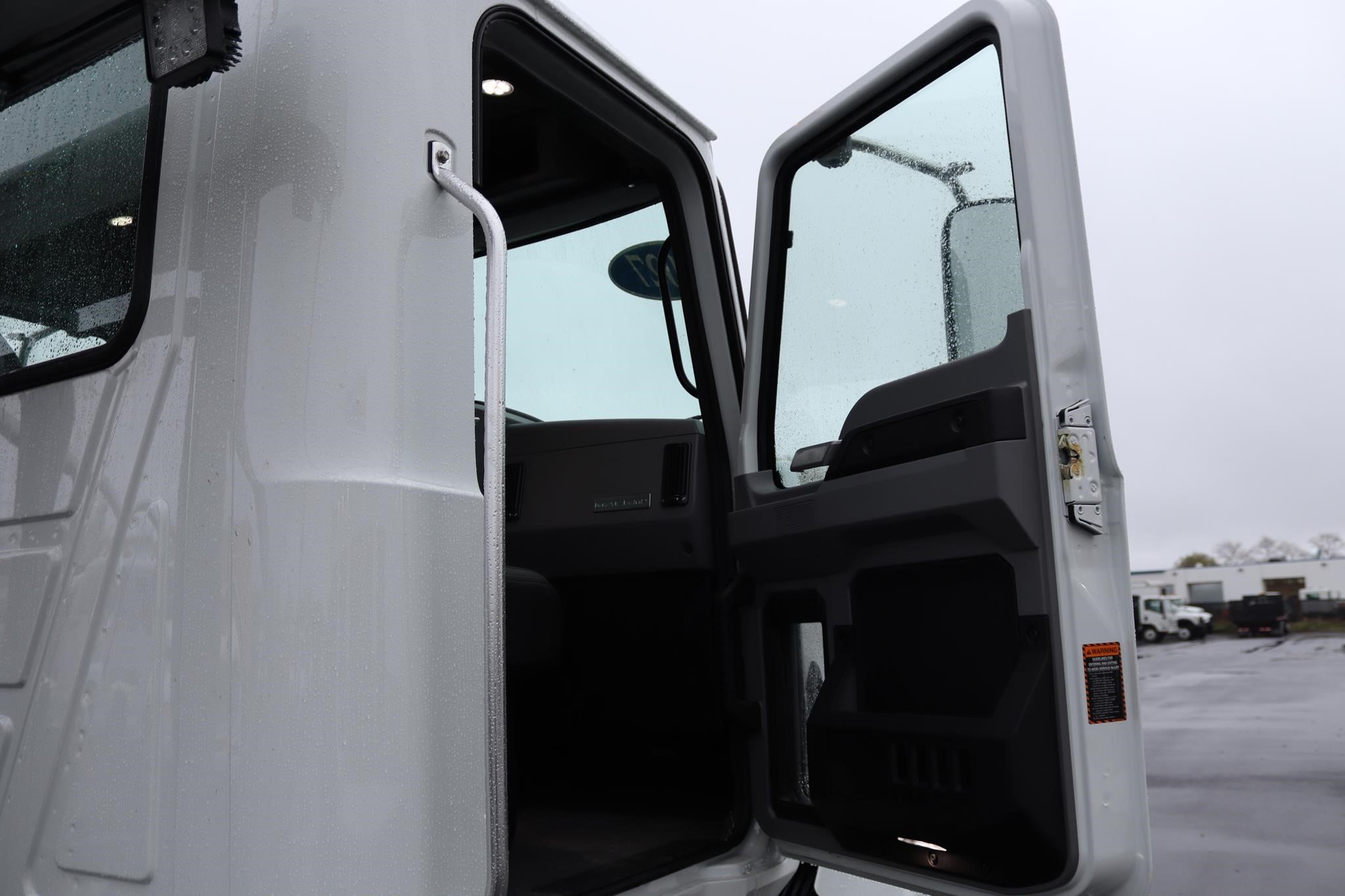 2027 MACK MD6 11020823870 2027 MACK MD6 11020823870