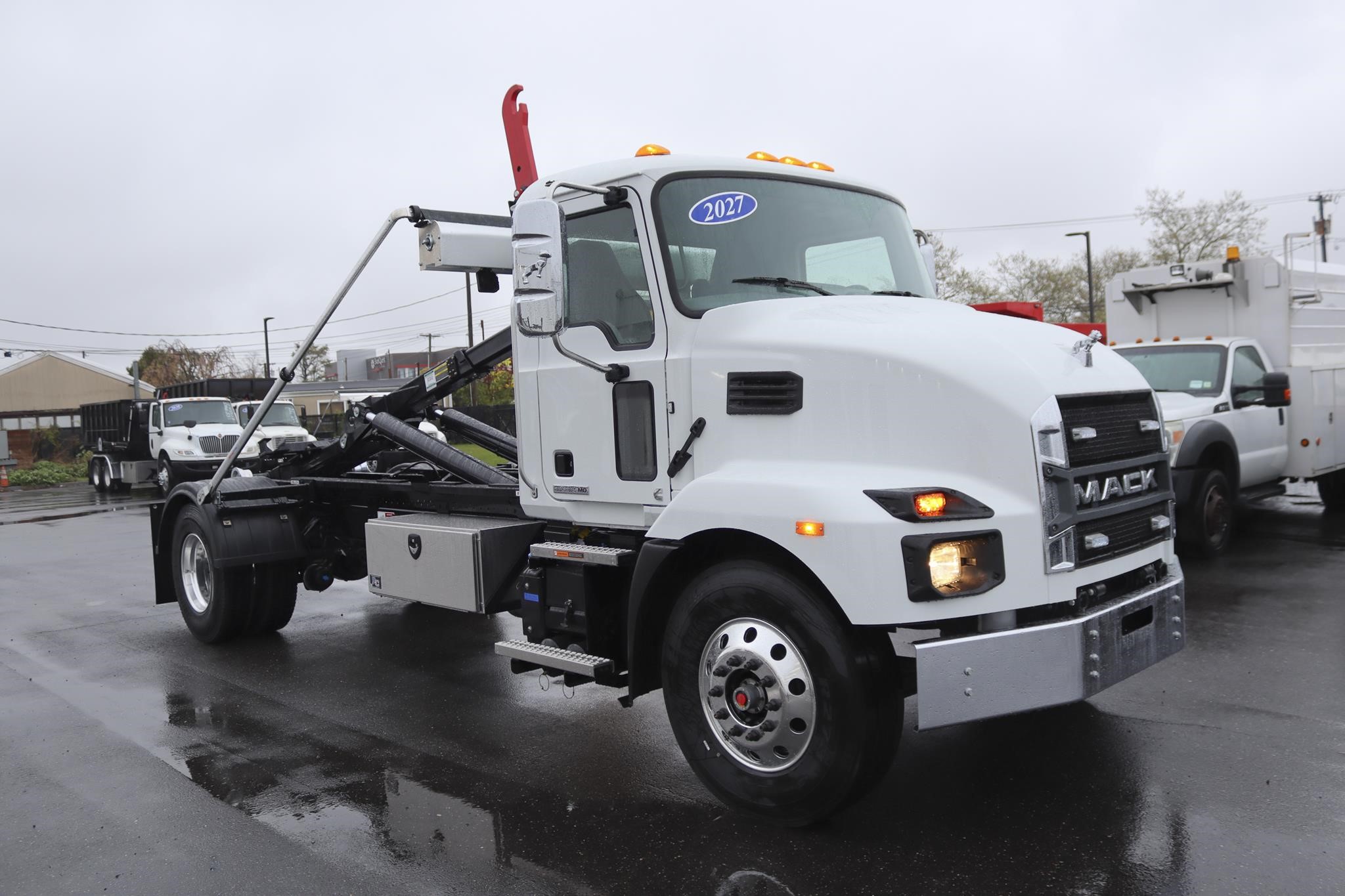 2027 MACK MD7 2027 MACK MD7 - image 5 of 6