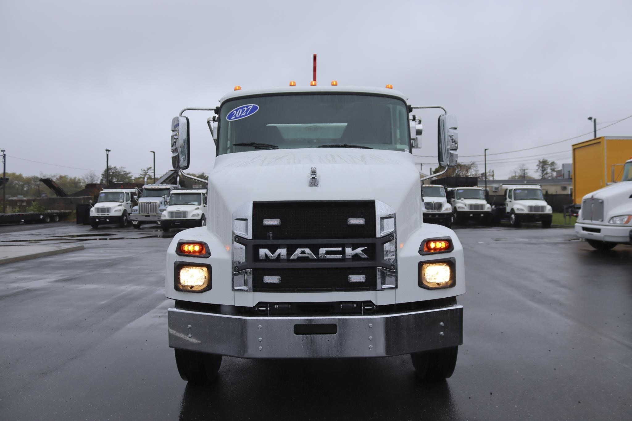 2027 MACK MD7 2027 MACK MD7 - image 6 of 6