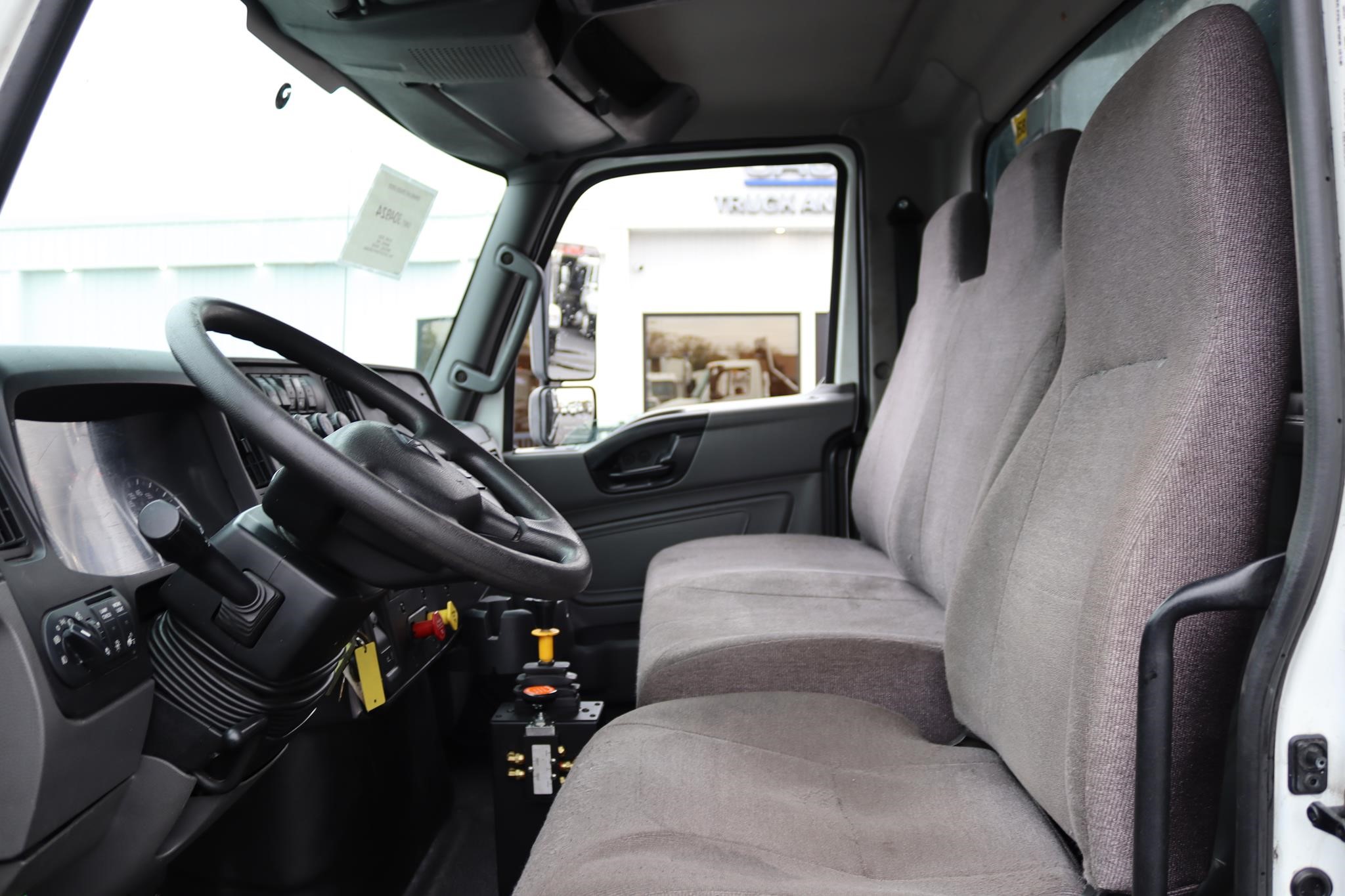 2020 INTERNATIONAL MV 2020 INTERNATIONAL MV - image 2 of 6