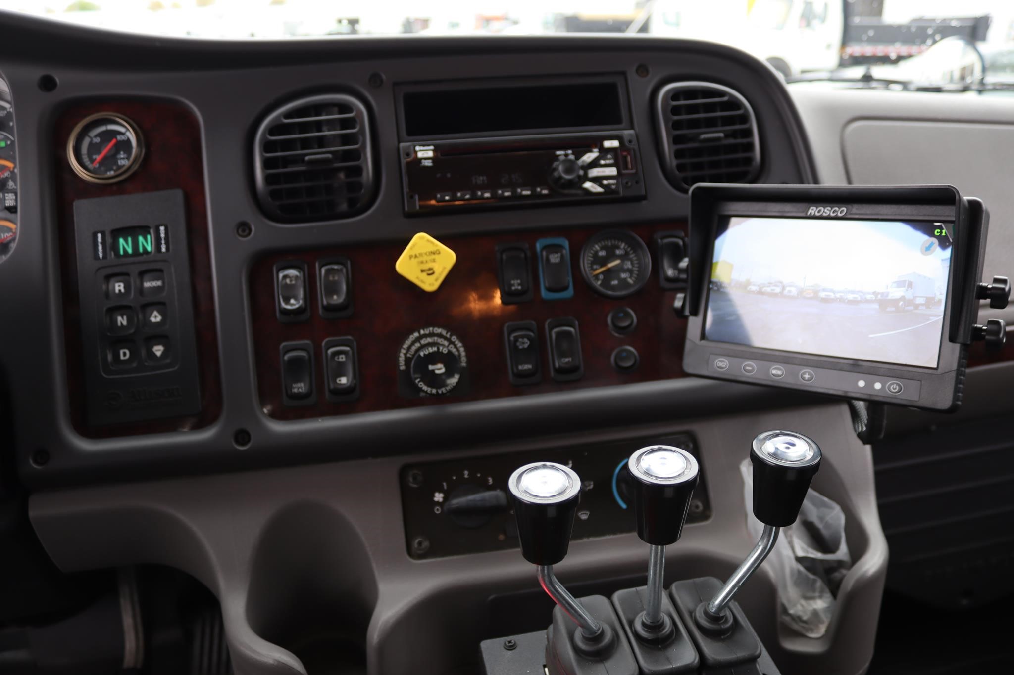 2019 FREIGHTLINER BUSINESS CLASS M2 106 2019 FREIGHTLINER BUSINESS CLASS M2 106 - image 4 of 6