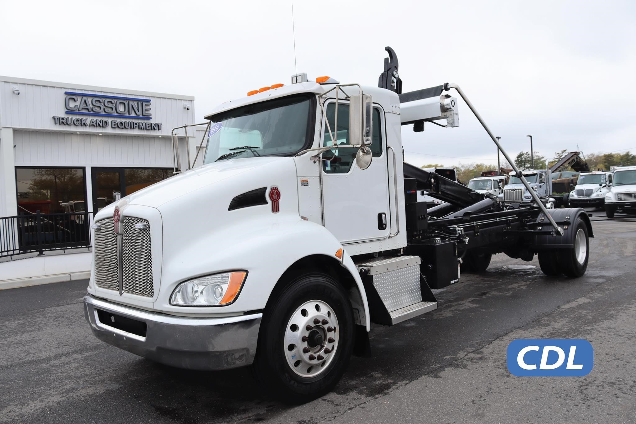 2016 KENWORTH T370 2016 KENWORTH T370 - image 1 of 6
