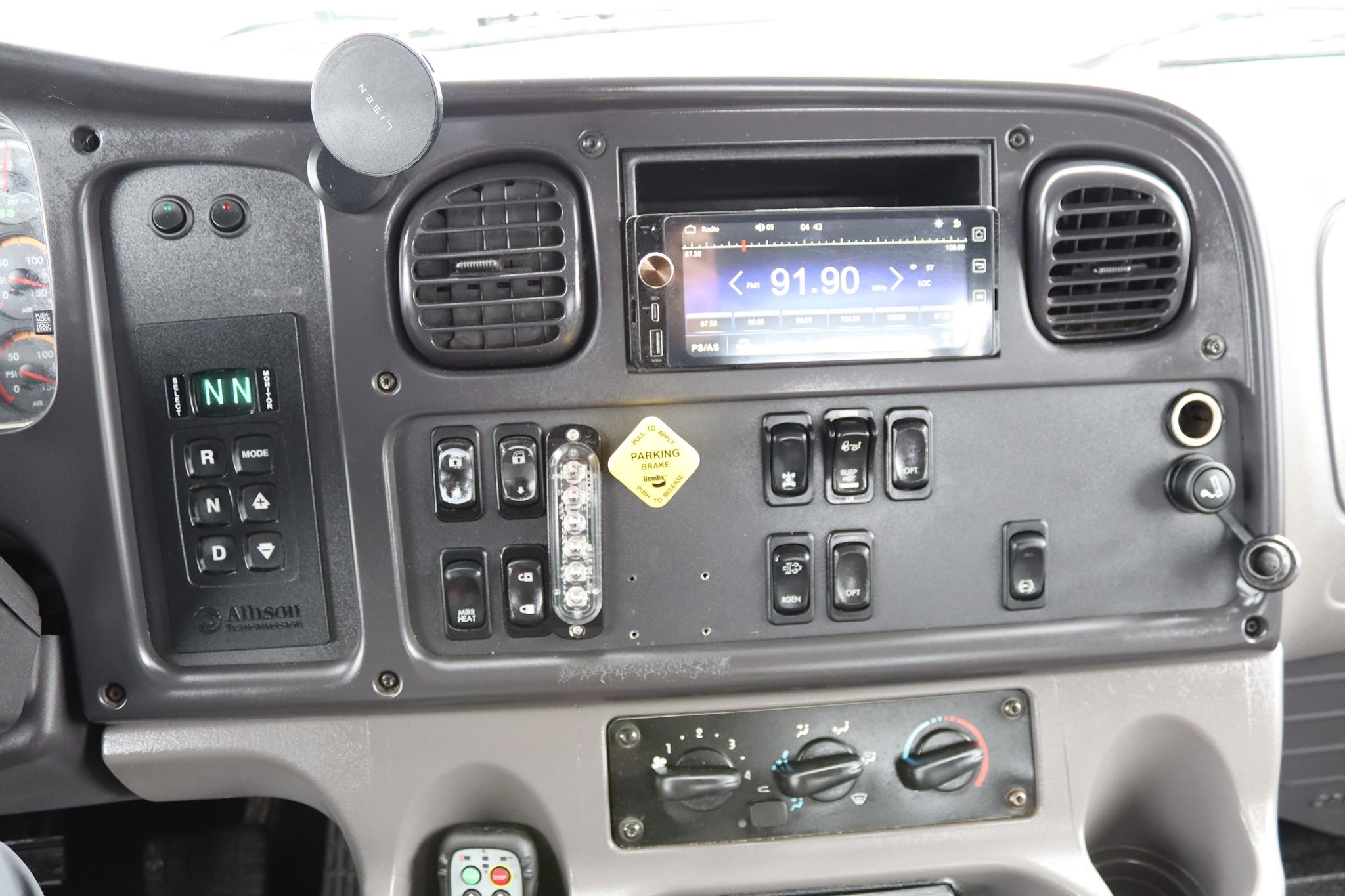 2017 FREIGHTLINER BUSINESS CLASS M2 106 11025525566 2017 FREIGHTLINER BUSINESS CLASS M2 106 11025525566