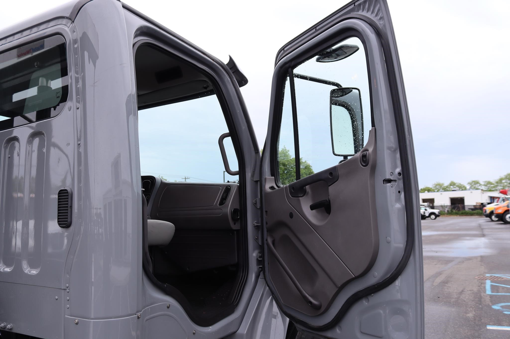 2017 FREIGHTLINER BUSINESS CLASS M2 106 11025525603 2017 FREIGHTLINER BUSINESS CLASS M2 106 11025525603