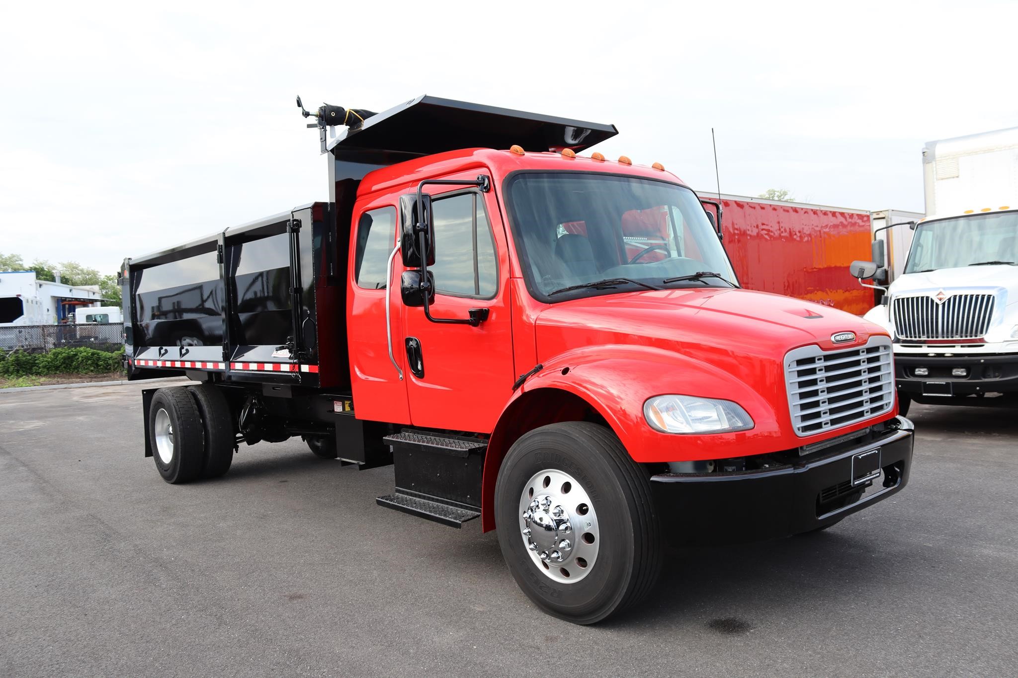 2018 FREIGHTLINER BUSINESS CLASS M2 106 2018 FREIGHTLINER BUSINESS CLASS M2 106 - image 5 of 6