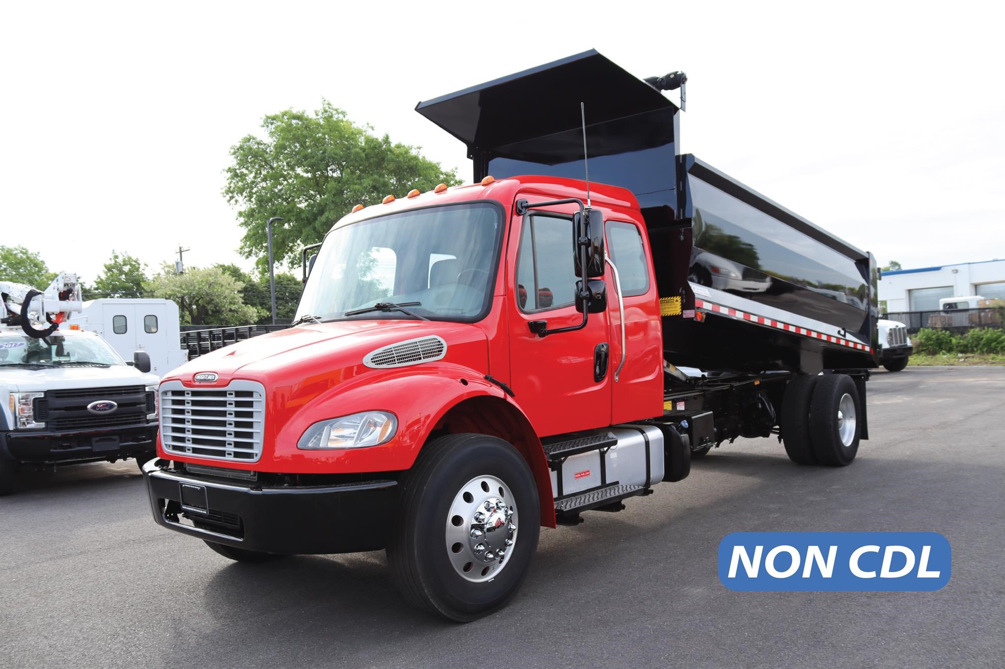 2018 FREIGHTLINER BUSINESS CLASS M2 106 - image 1 of 6