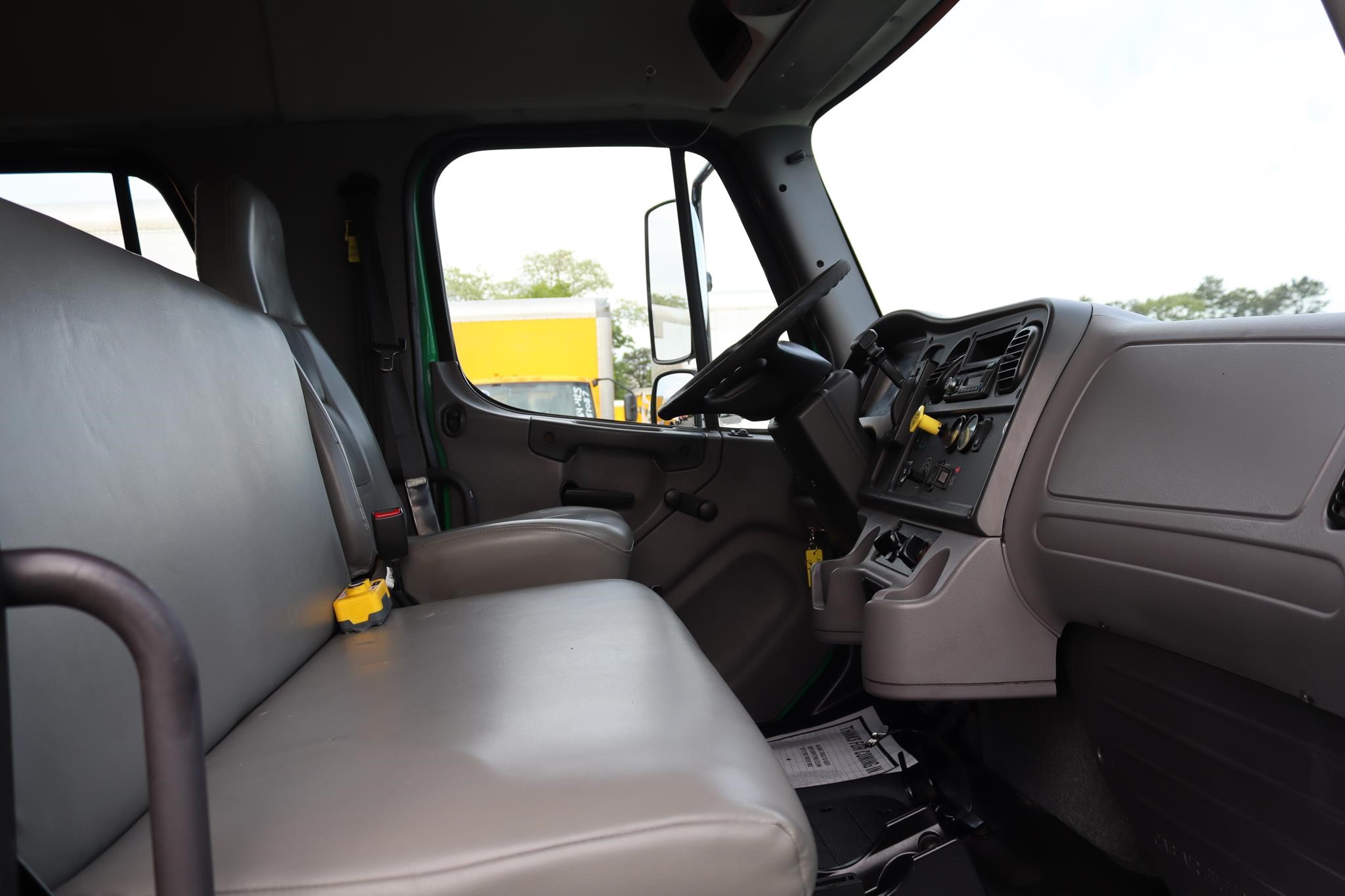 2017 FREIGHTLINER BUSINESS CLASS M2 106 11025534057 2017 FREIGHTLINER BUSINESS CLASS M2 106 11025534057