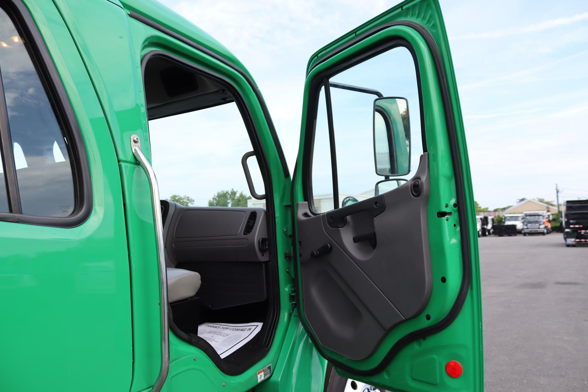 2017 FREIGHTLINER BUSINESS CLASS M2 106 11025534088 2017 FREIGHTLINER BUSINESS CLASS M2 106 11025534088