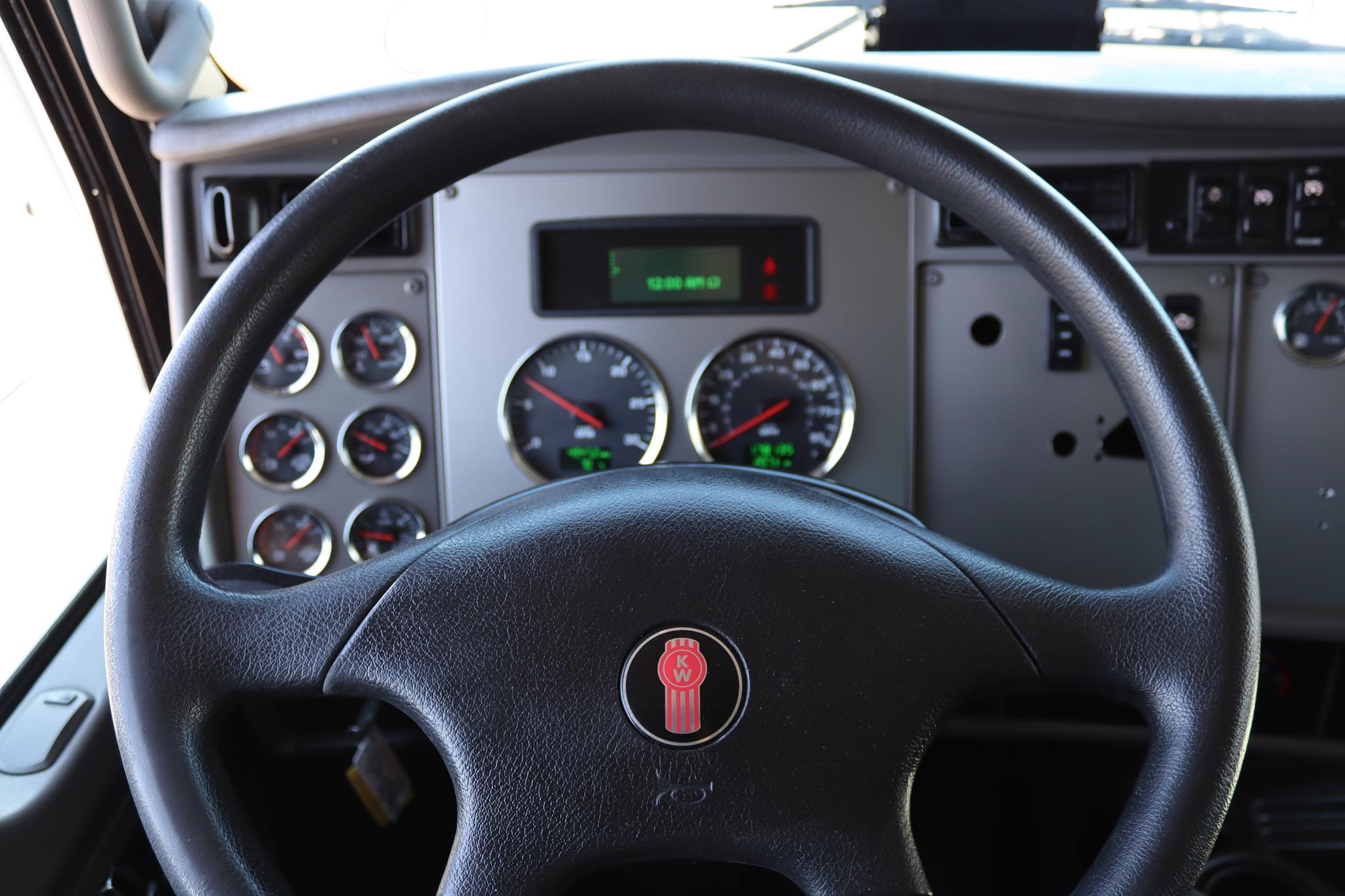 2019 KENWORTH T270 11026225317 2019 KENWORTH T270 11026225317
