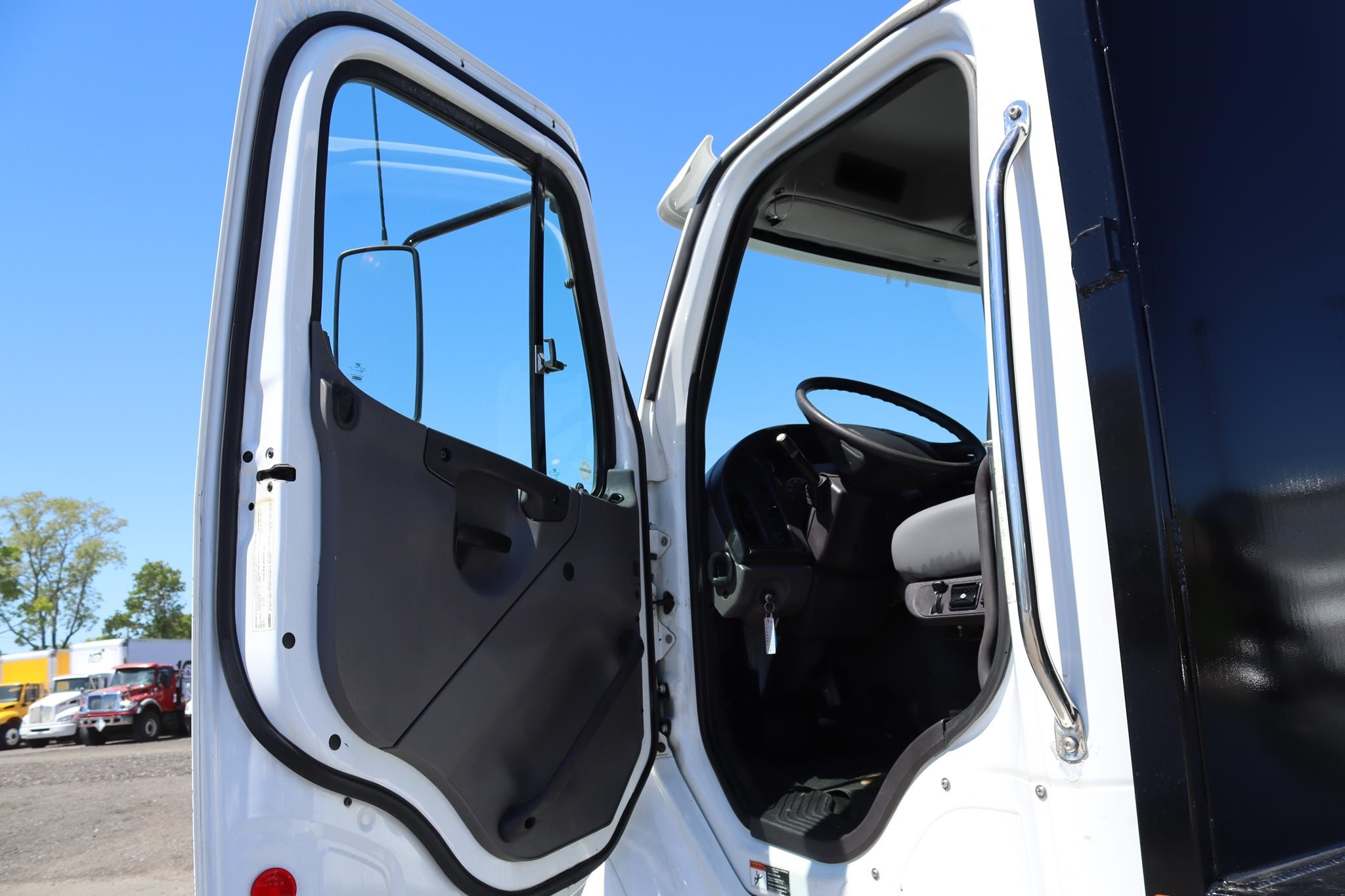 2015 FREIGHTLINER BUSINESS CLASS M2 112 11026664475 2015 FREIGHTLINER BUSINESS CLASS M2 112 11026664475