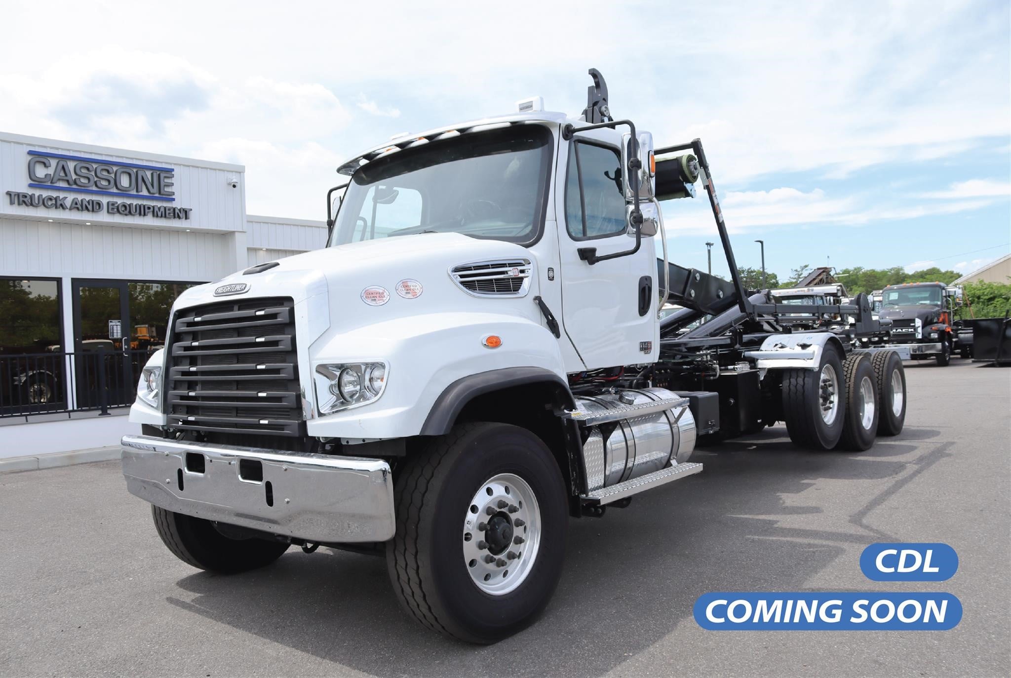 2027 FREIGHTLINER 114SD PLUS 2027 FREIGHTLINER 114SD PLUS - image 1 of 6