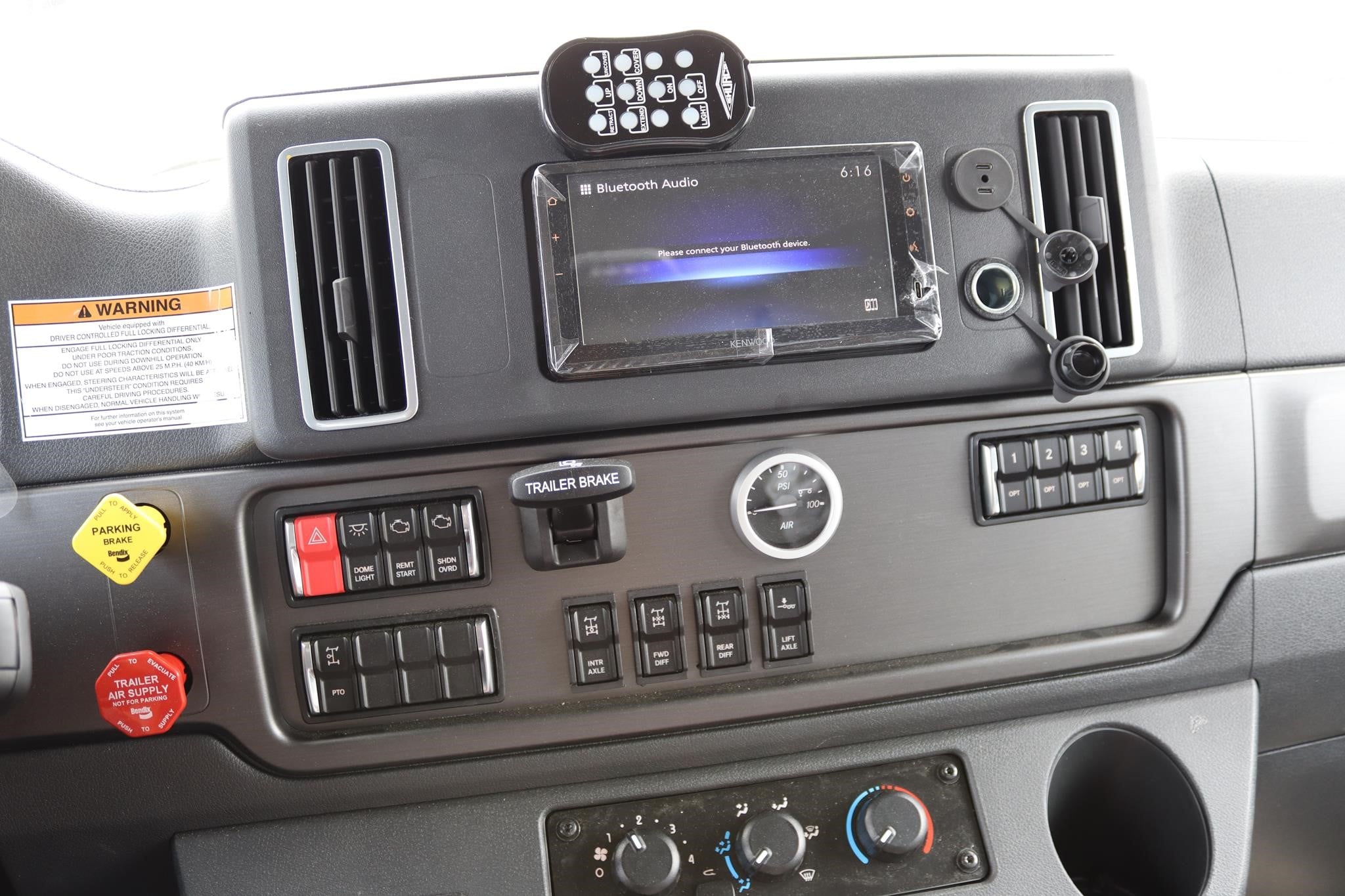 2027 FREIGHTLINER 114SD PLUS 2027 FREIGHTLINER 114SD PLUS - image 4 of 6