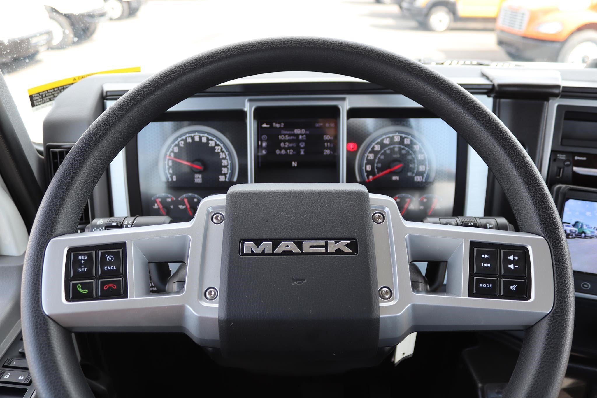 2027 MACK MD7 11030003089 2027 MACK MD7 11030003089