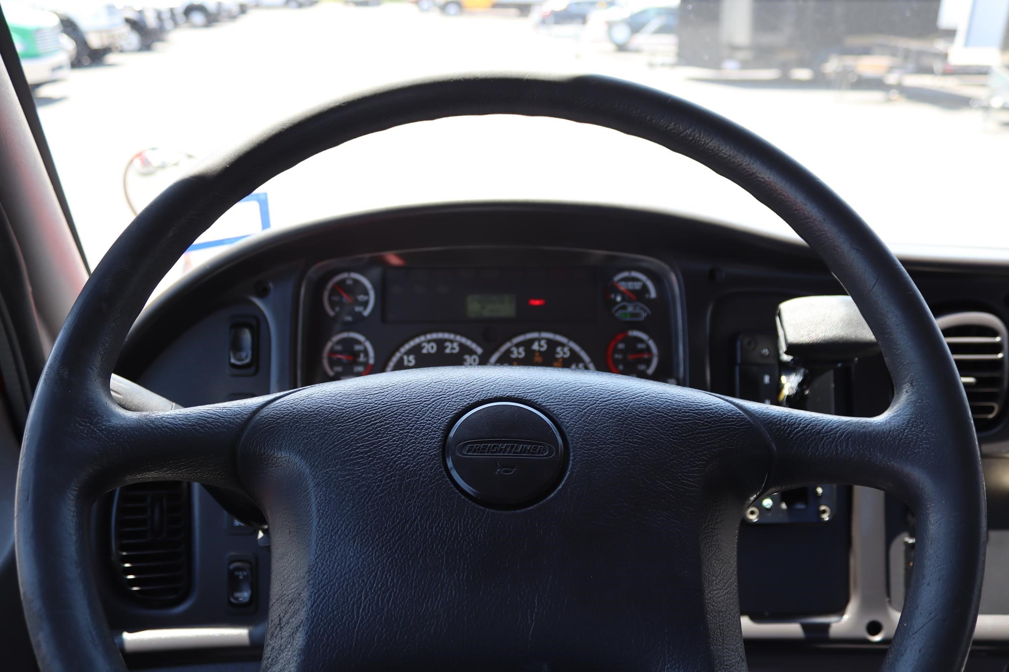 2014 FREIGHTLINER BUSINESS CLASS M2 106 11030884300 2014 FREIGHTLINER BUSINESS CLASS M2 106 11030884300