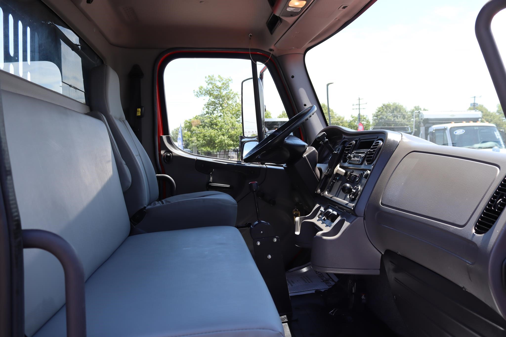 2014 FREIGHTLINER BUSINESS CLASS M2 106 11030884398 2014 FREIGHTLINER BUSINESS CLASS M2 106 11030884398