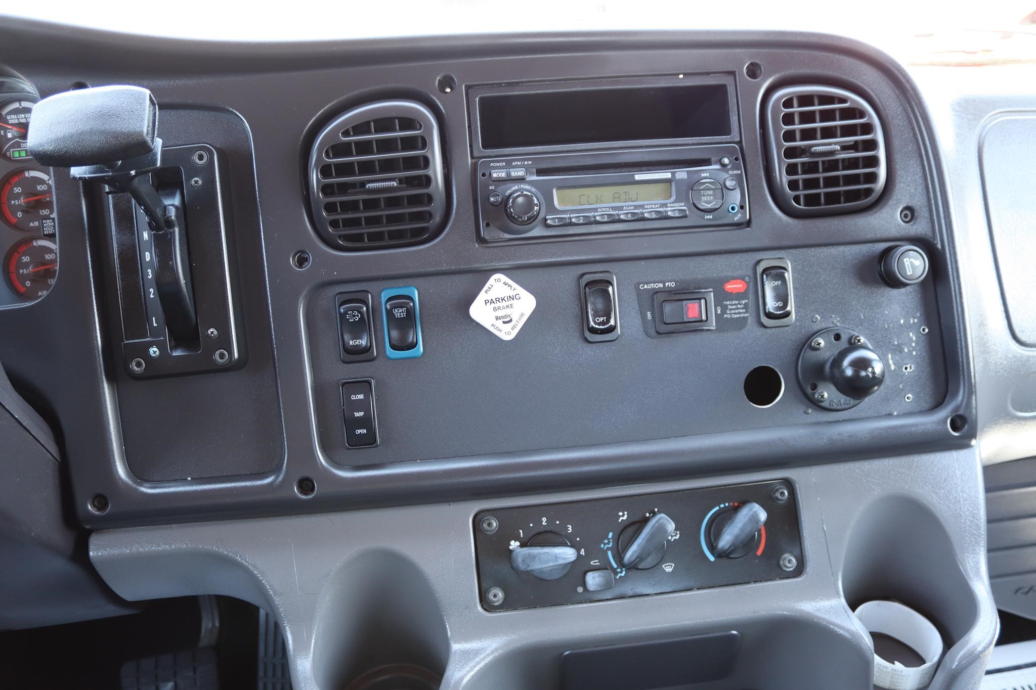 2014 FREIGHTLINER BUSINESS CLASS M2 106 11030884530 2014 FREIGHTLINER BUSINESS CLASS M2 106 11030884530