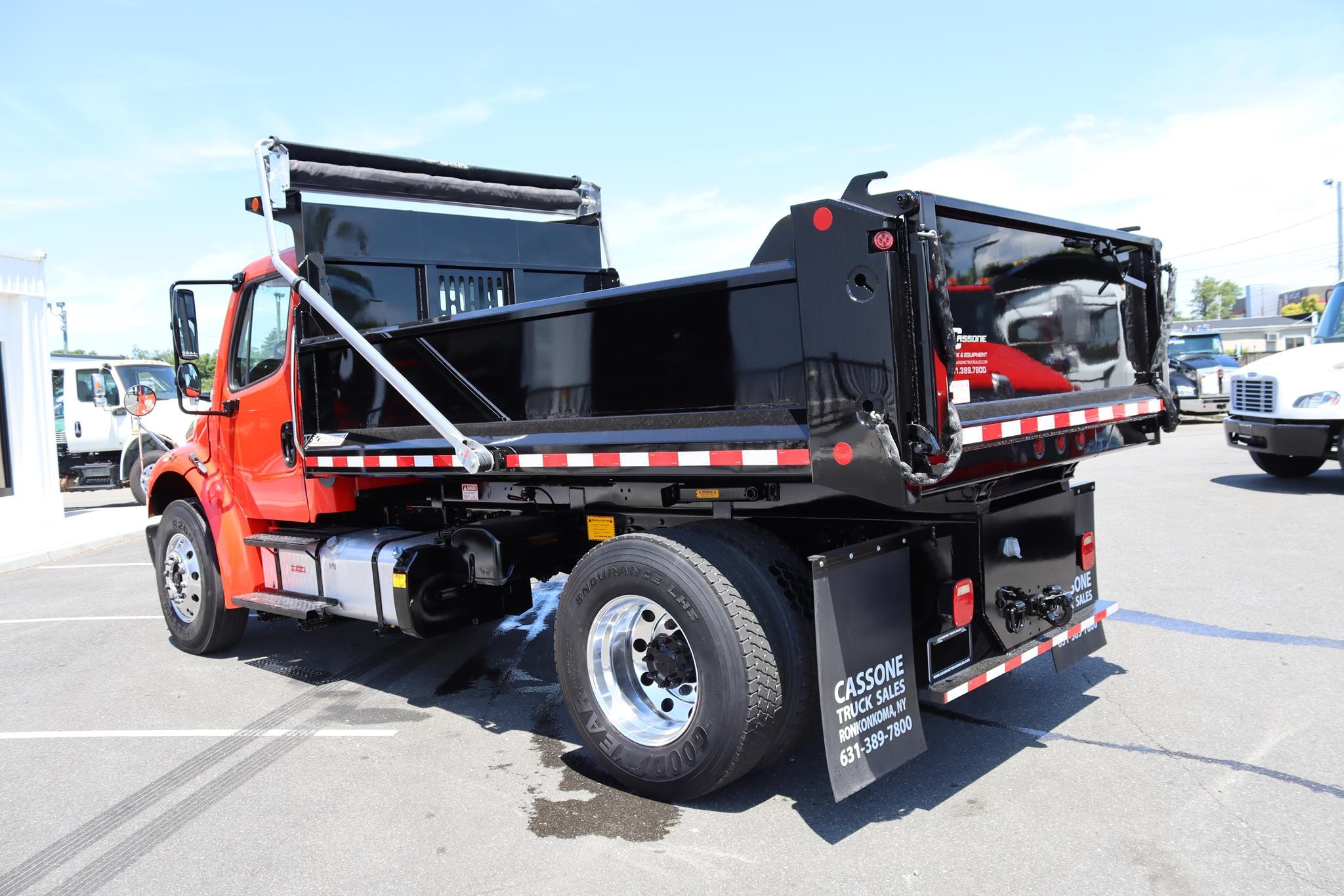 2014 FREIGHTLINER BUSINESS CLASS M2 106 2014 FREIGHTLINER BUSINESS CLASS M2 106 - image 2 of 6