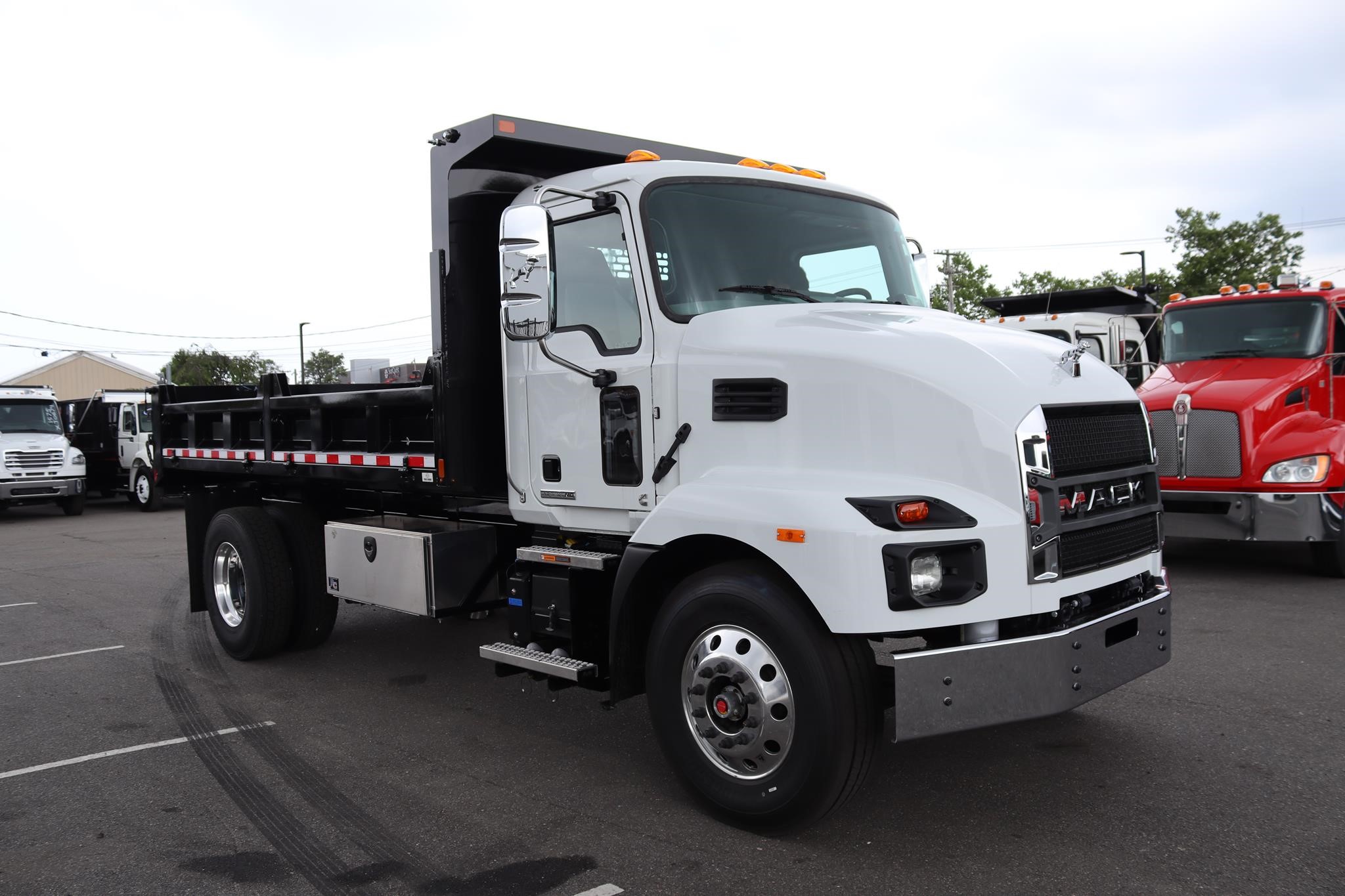 2027 MACK MD7 2027 MACK MD7 - image 5 of 6
