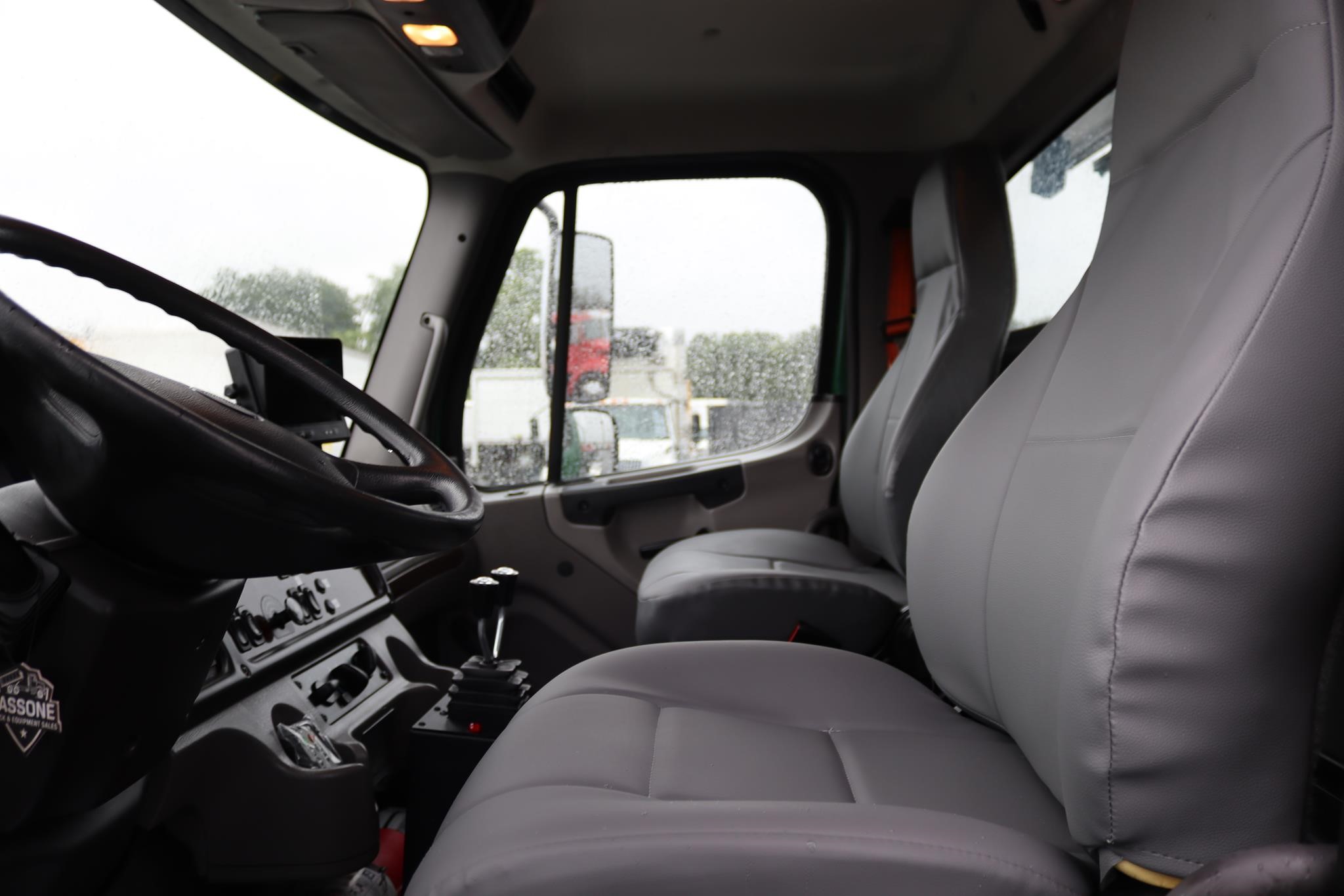 2019 FREIGHTLINER BUSINESS CLASS M2 106 11032408281 2019 FREIGHTLINER BUSINESS CLASS M2 106 11032408281