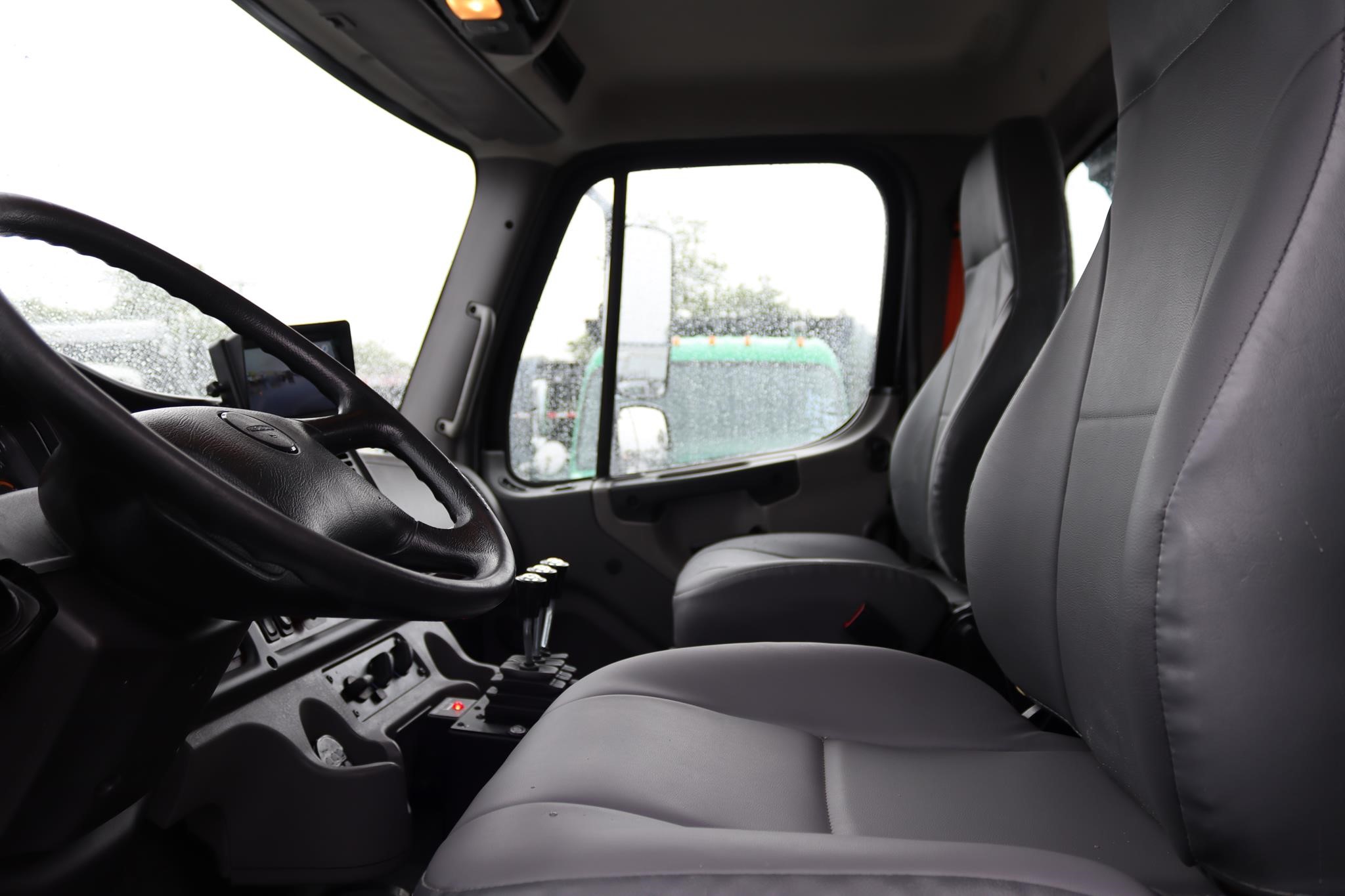 2019 FREIGHTLINER BUSINESS CLASS M2 106 11032413489 2019 FREIGHTLINER BUSINESS CLASS M2 106 11032413489