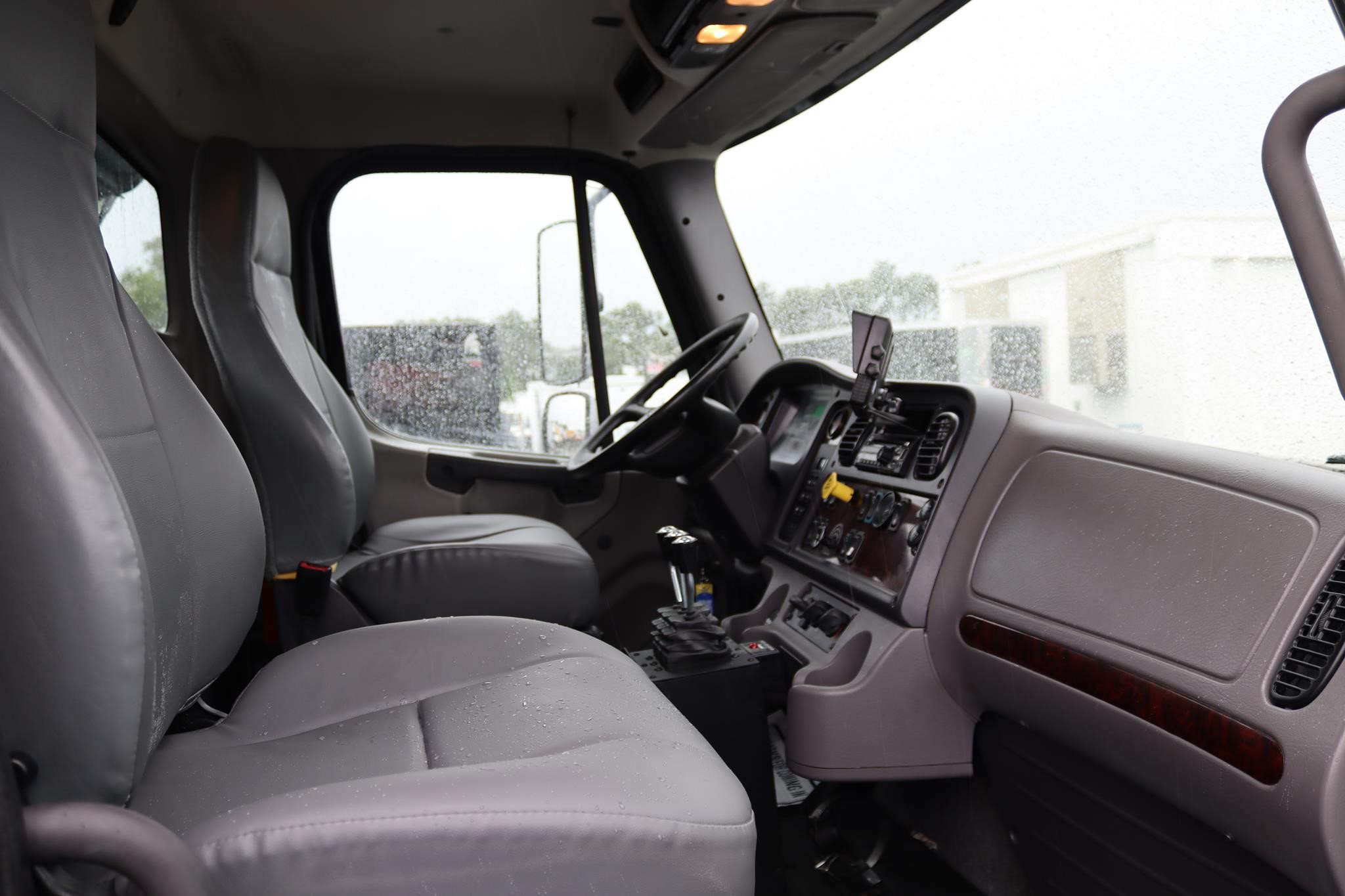 2019 FREIGHTLINER BUSINESS CLASS M2 106 11032413855 2019 FREIGHTLINER BUSINESS CLASS M2 106 11032413855
