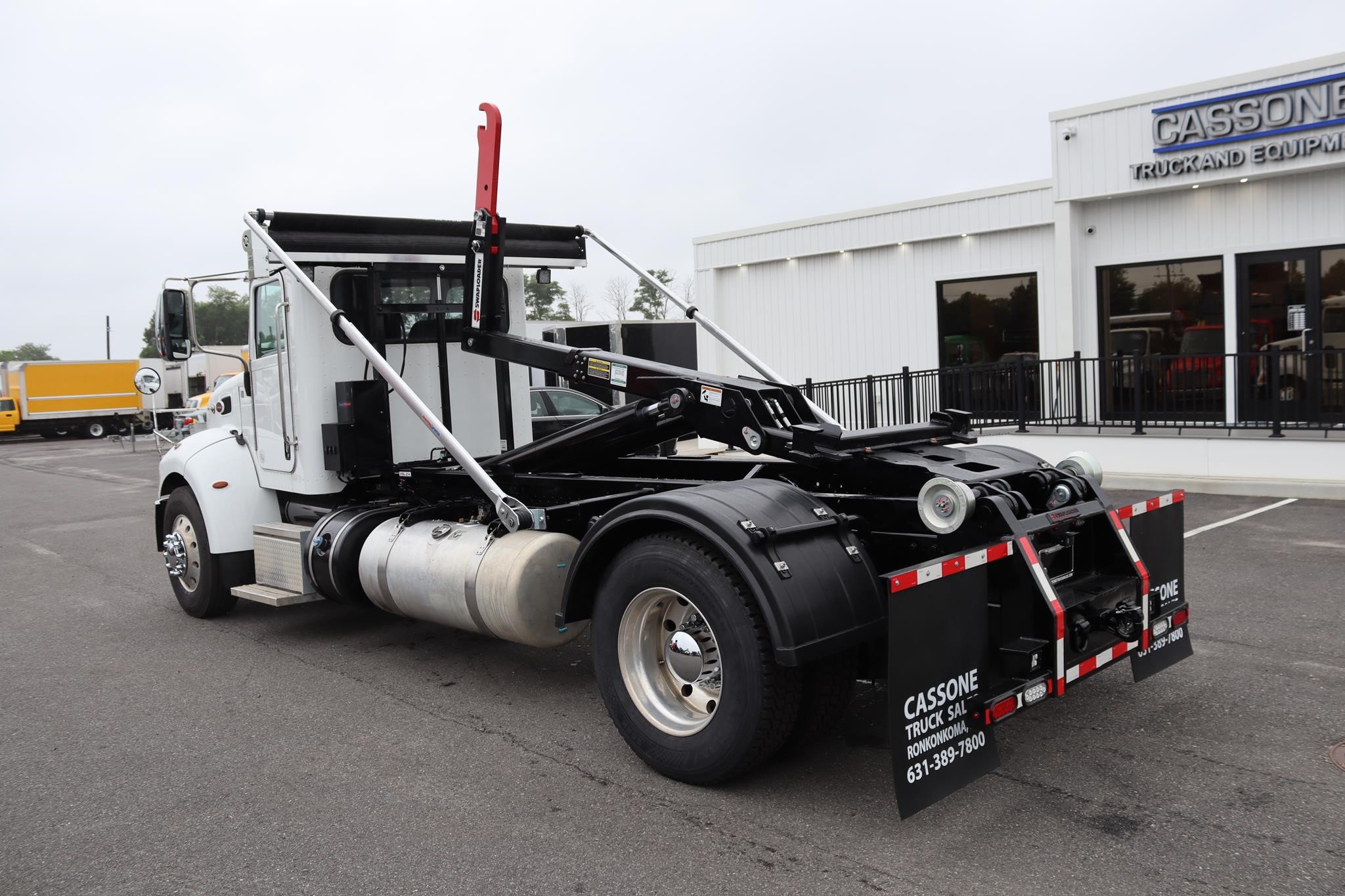 2021 PETERBILT 337 2021 PETERBILT 337 - image 2 of 6